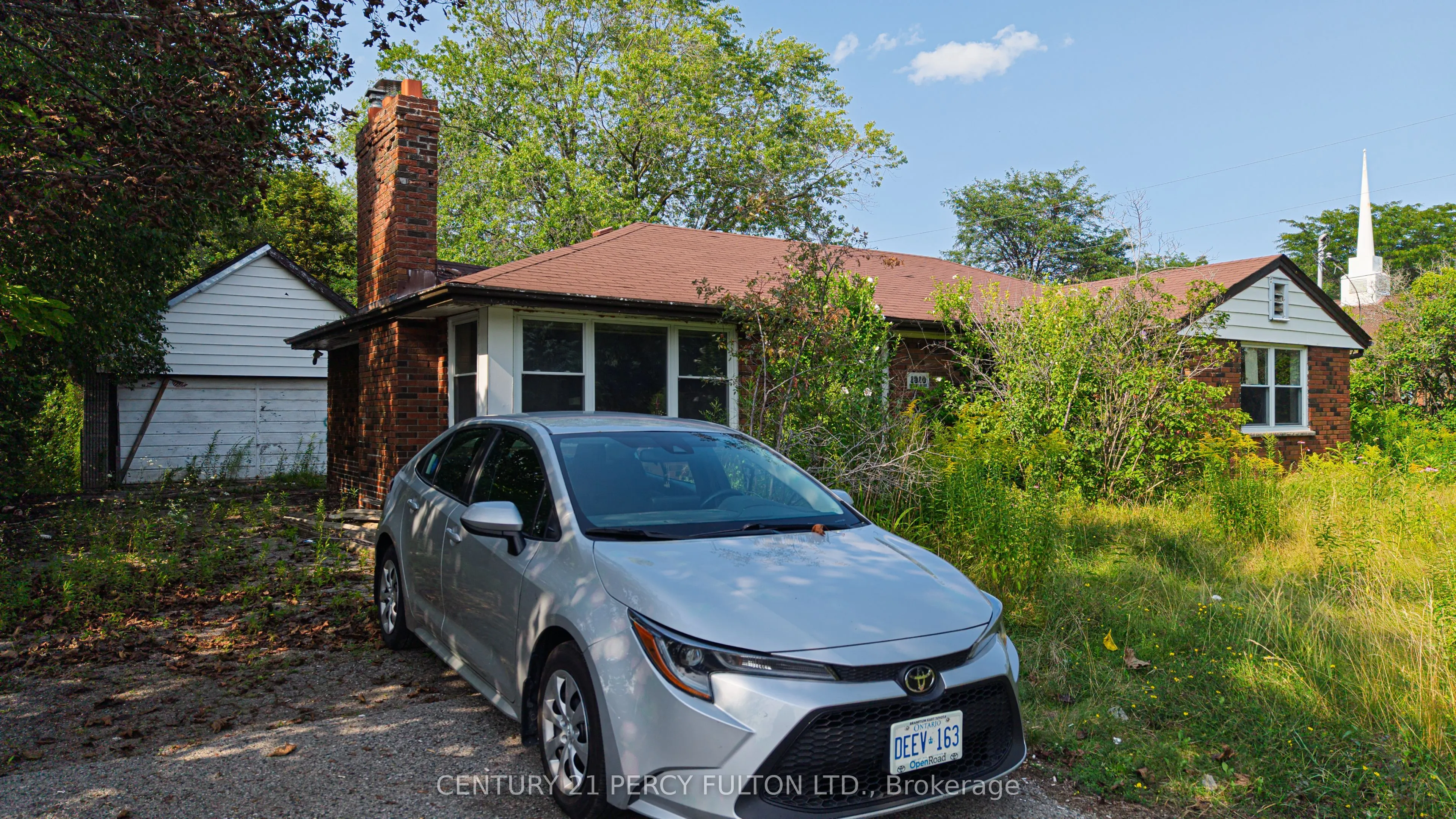 1910 Rossland Road E