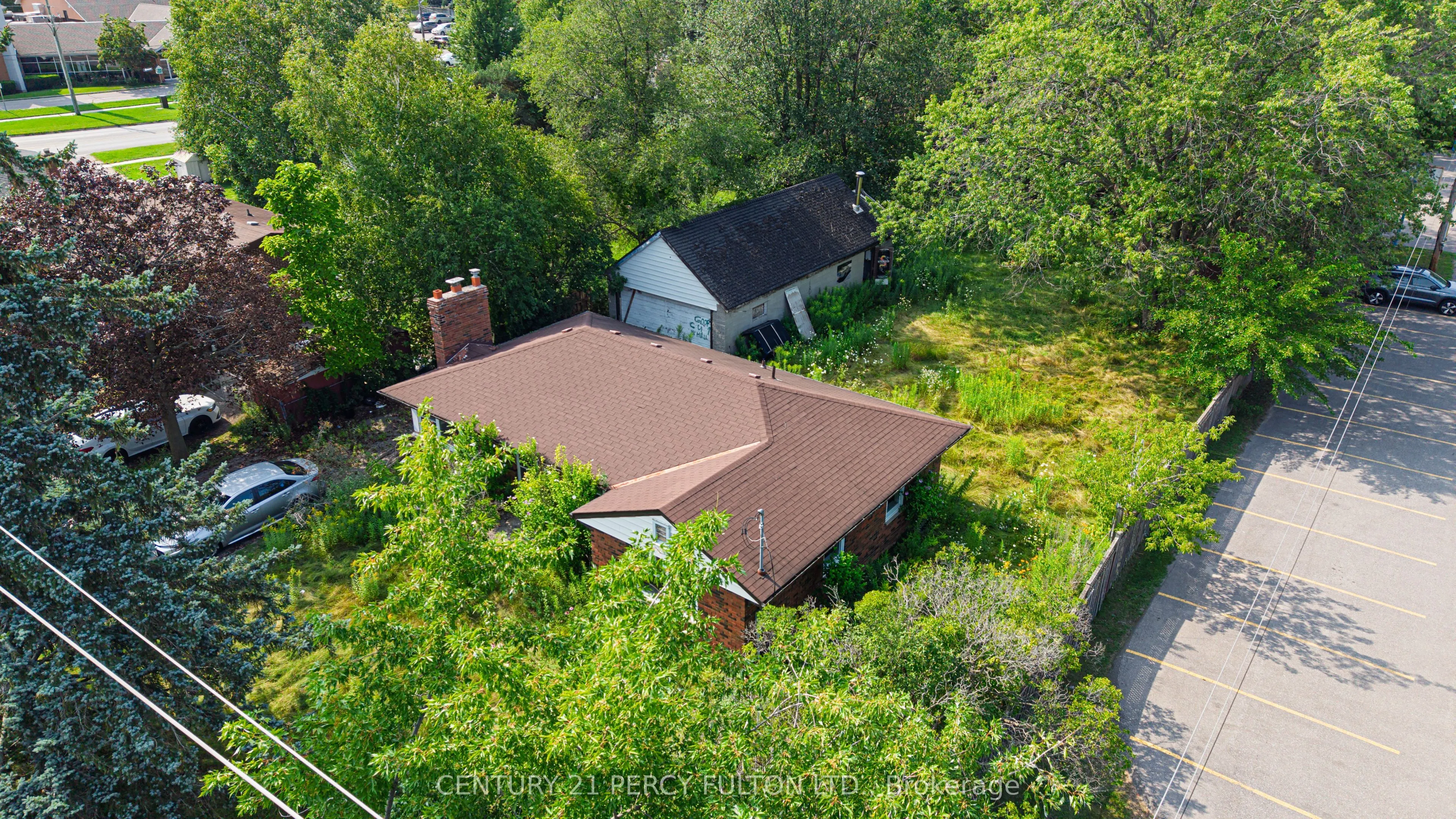 1910 Rossland Road E
