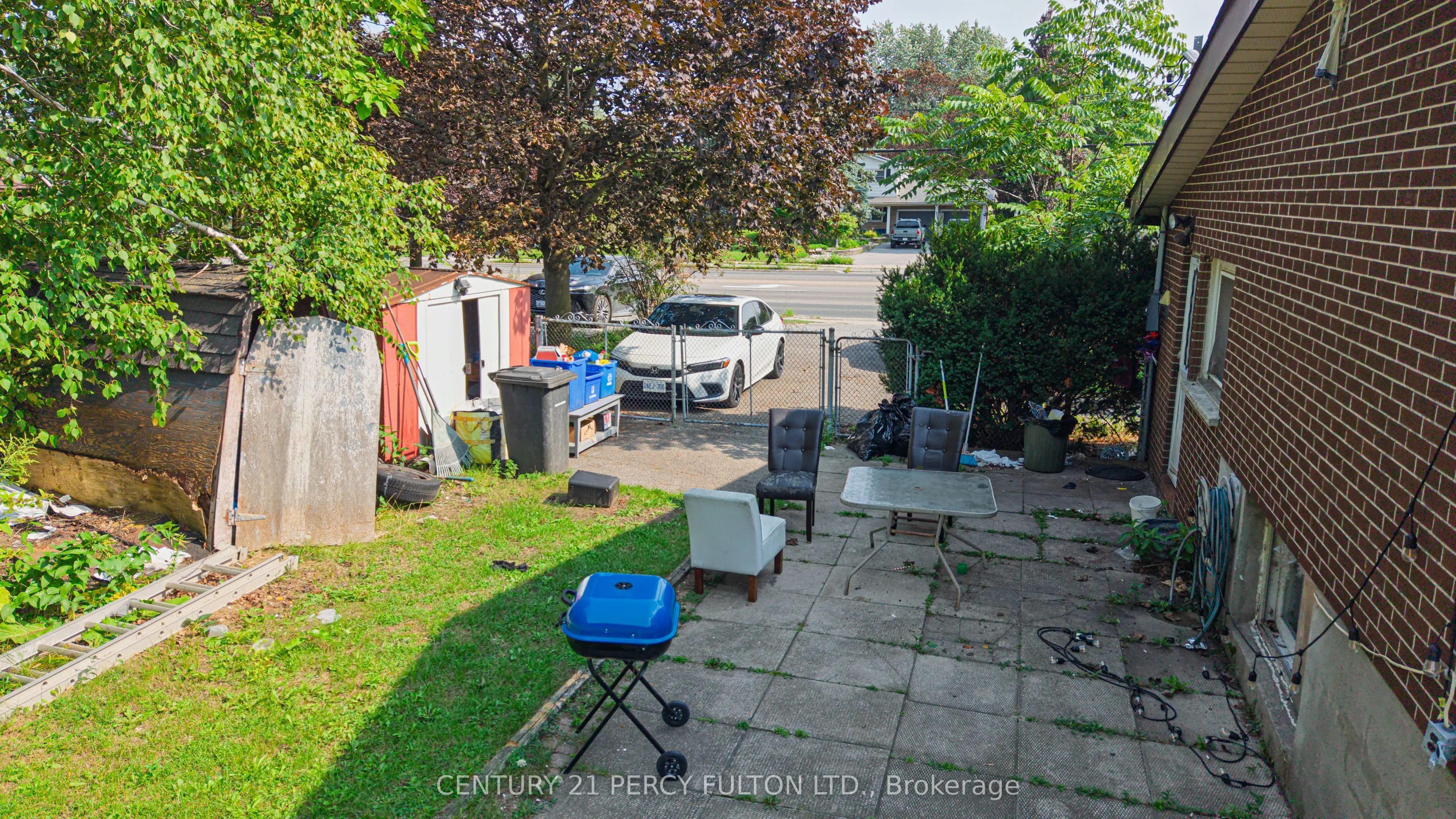1906 Rossland Road E