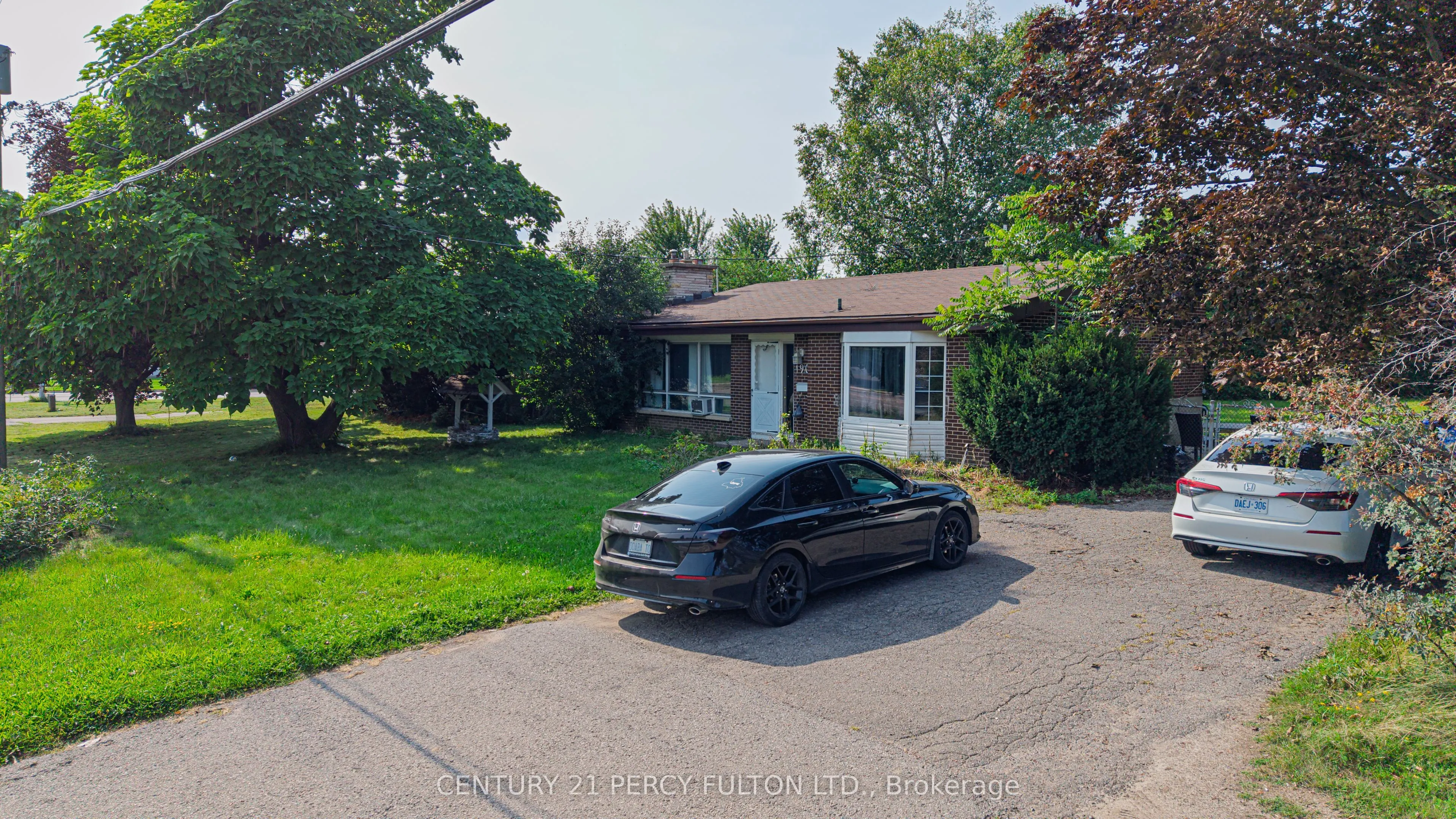 1906 Rossland Road E