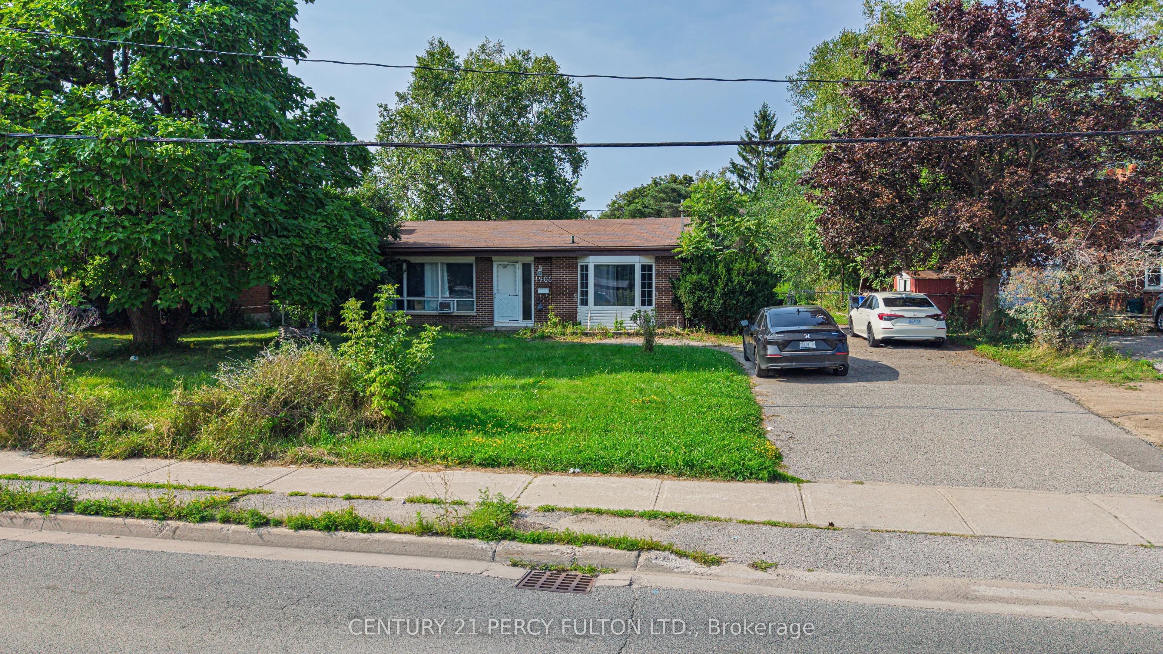 1906 Rossland Road E