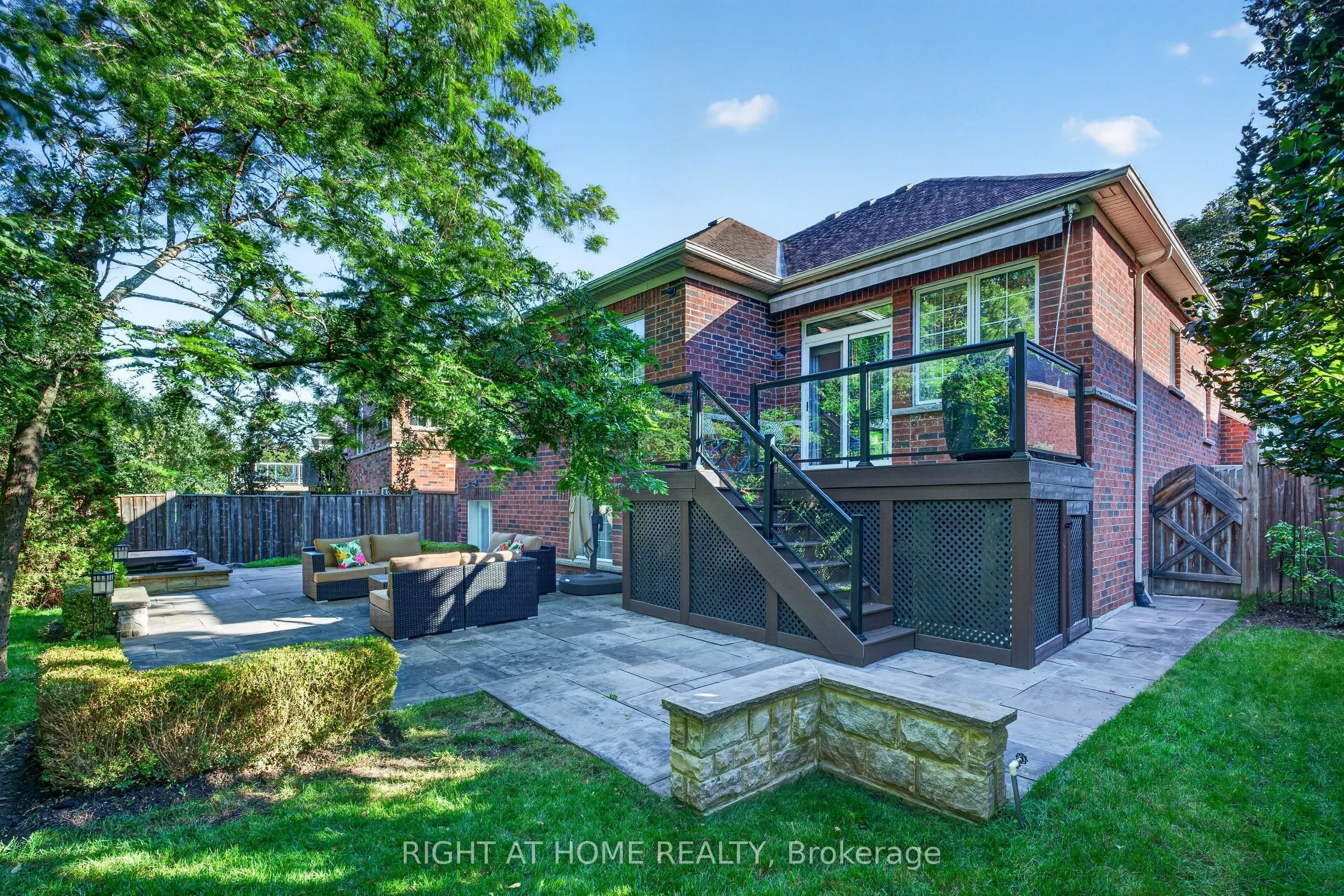 8 Branthaven Court