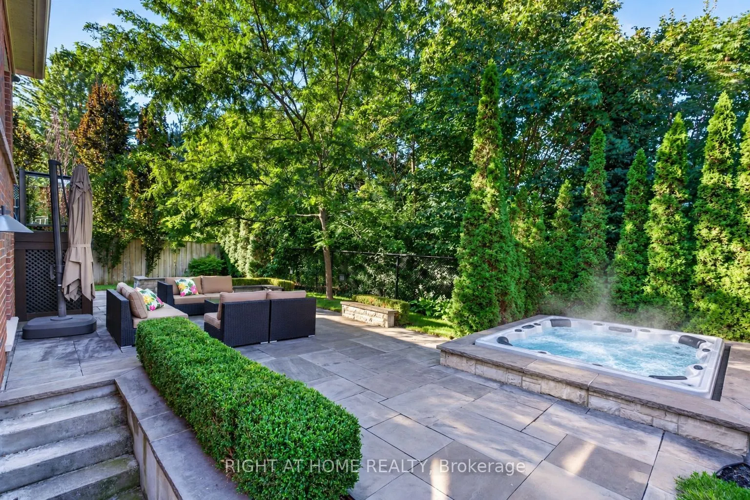 8 Branthaven Court