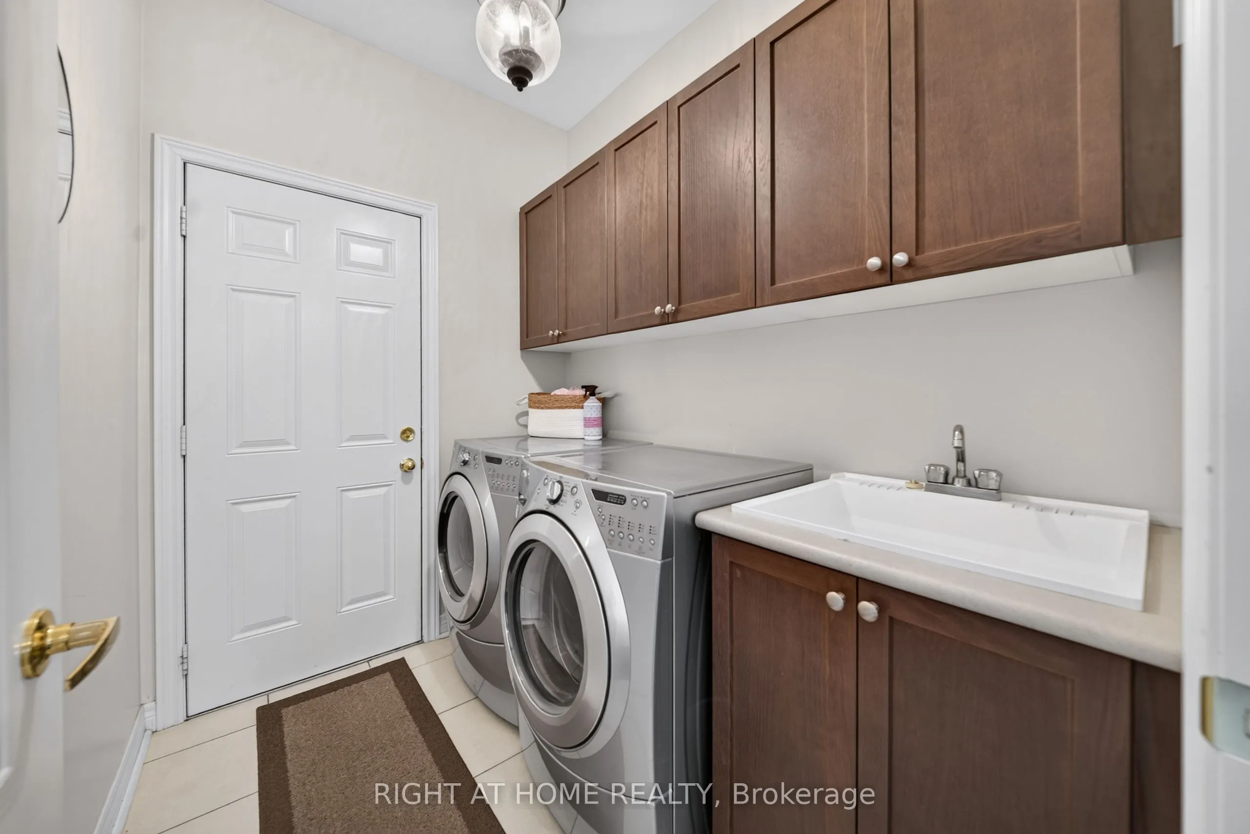 8 Branthaven Court