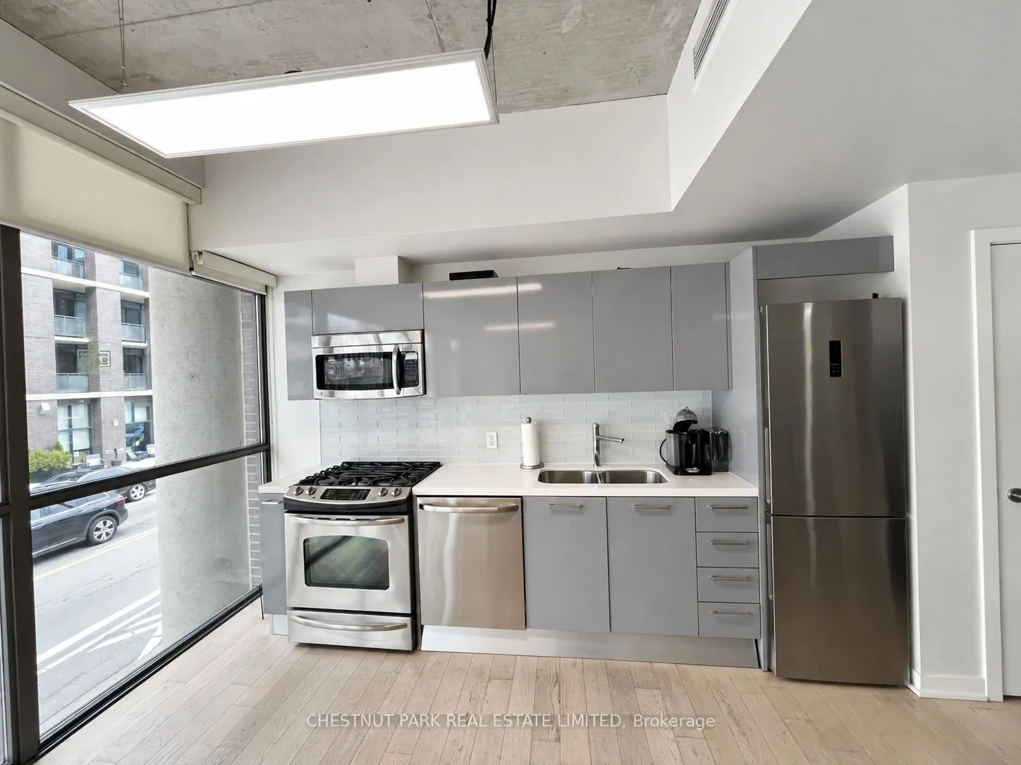 1201 Dundas Street E