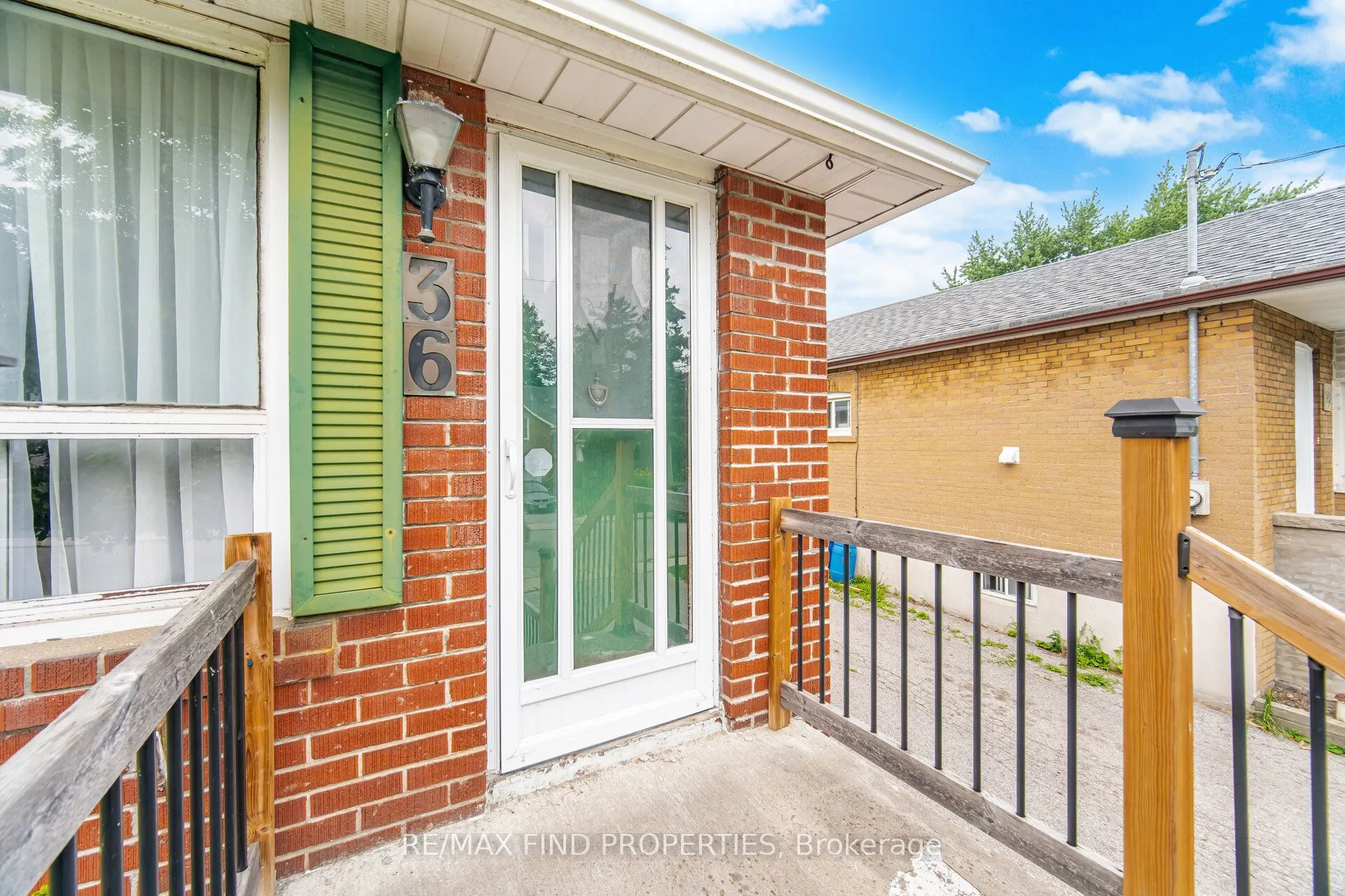 36 Pinegrove Avenue