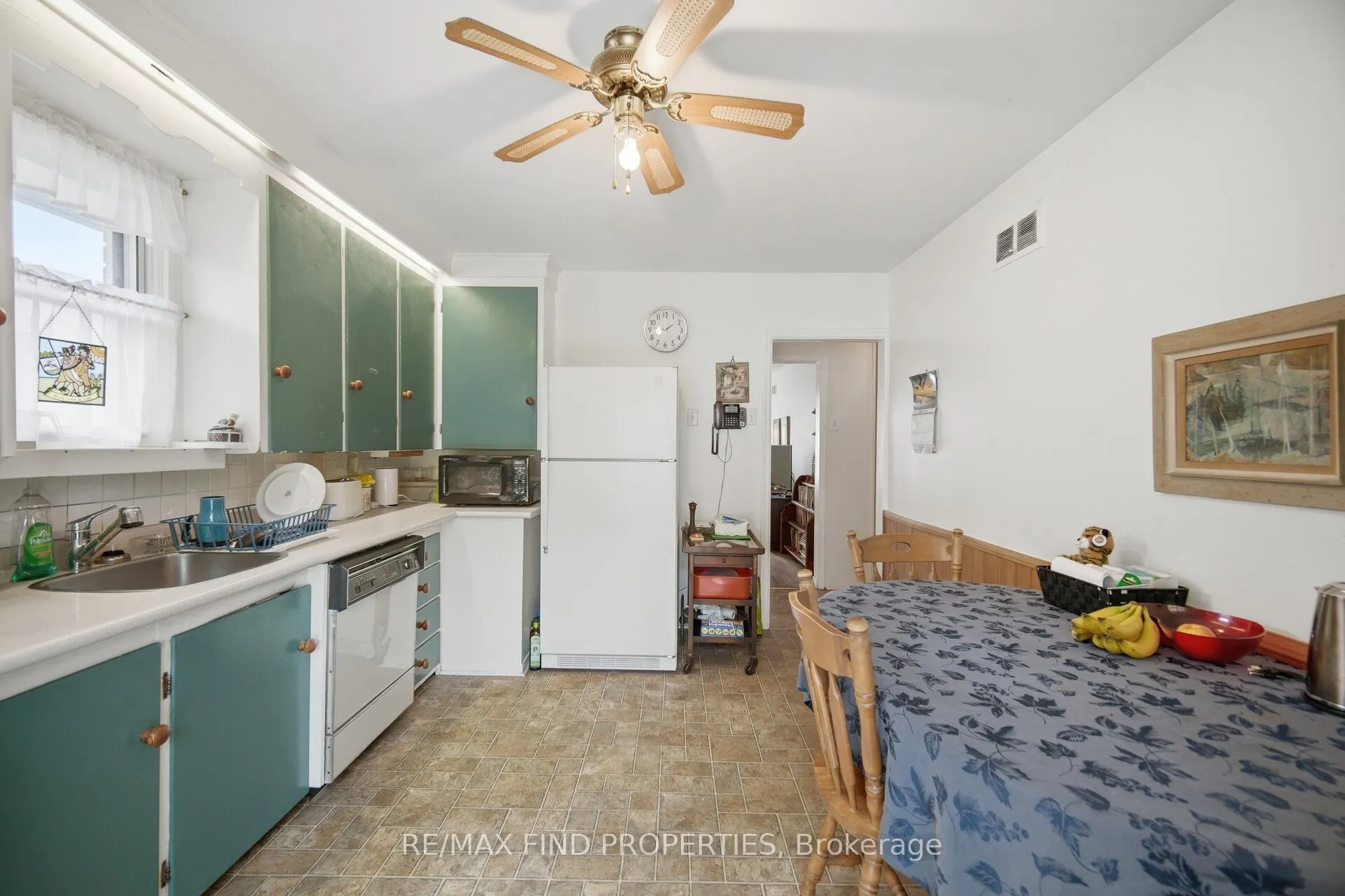 36 Pinegrove Avenue