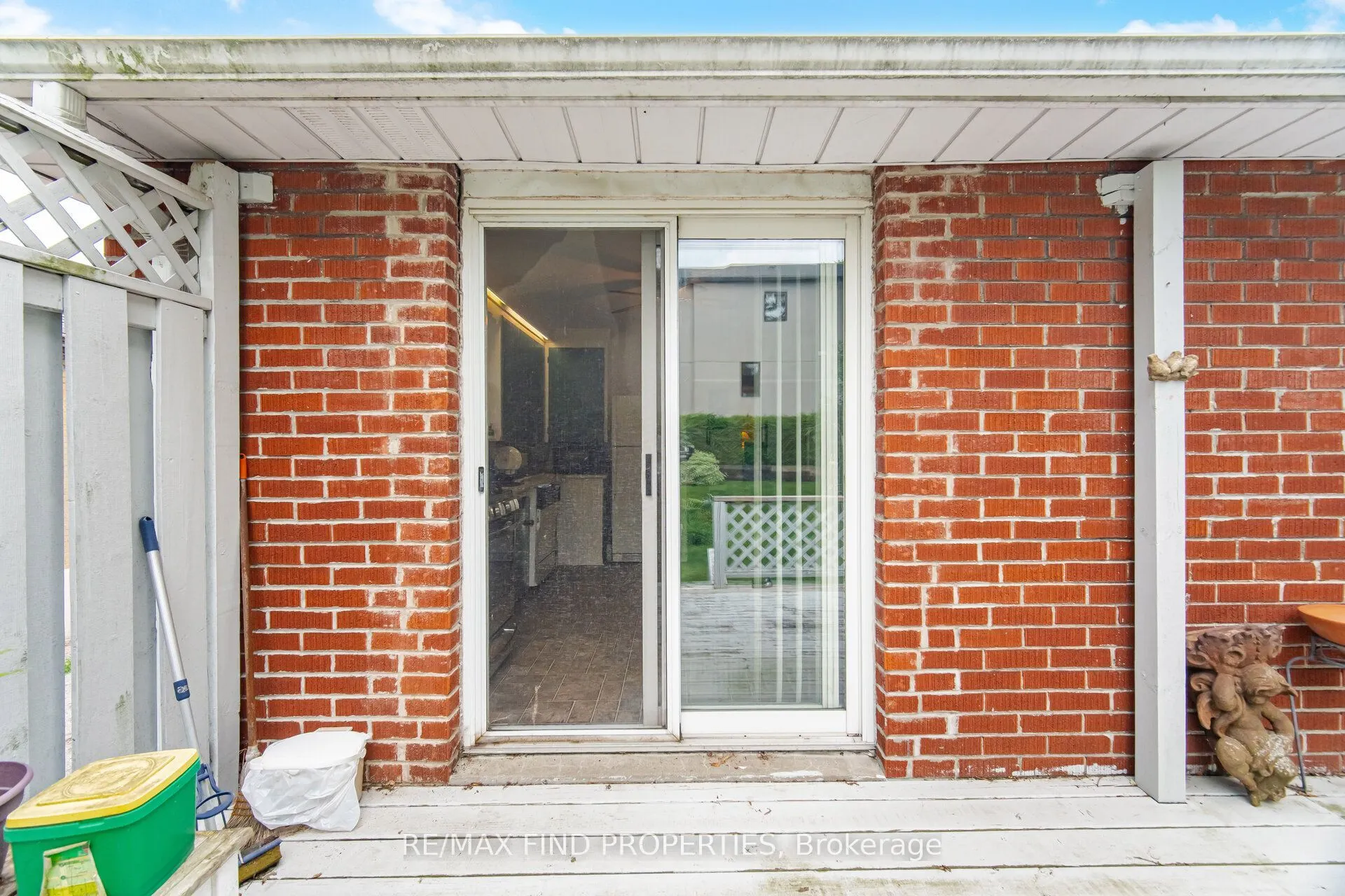 36 Pinegrove Avenue