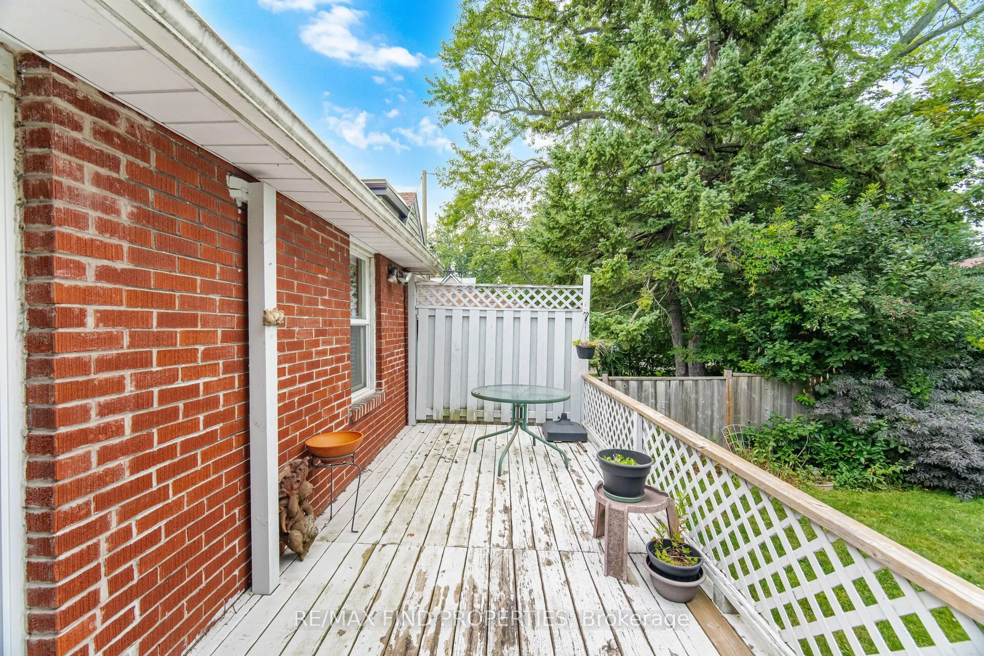 36 Pinegrove Avenue