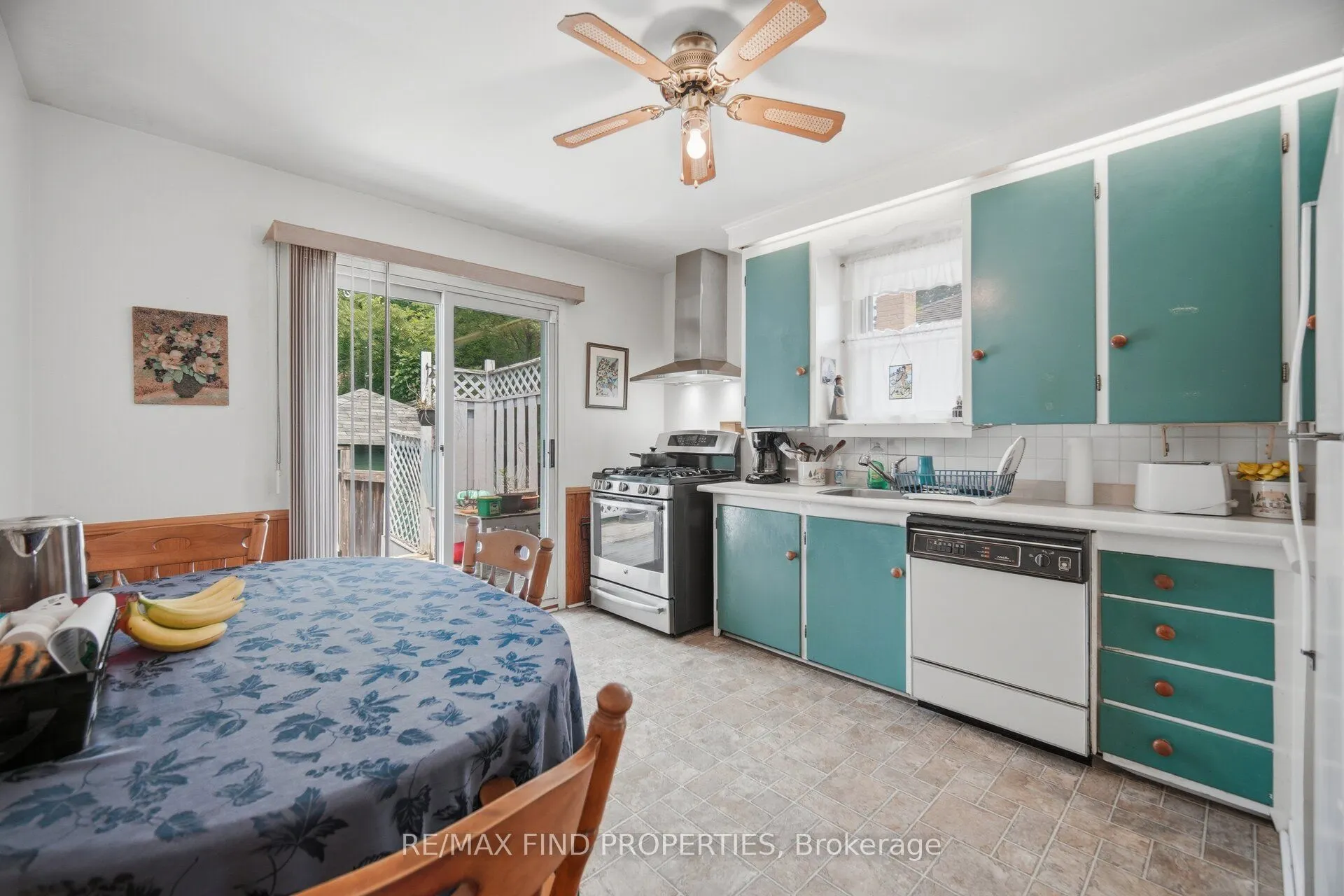 36 Pinegrove Avenue