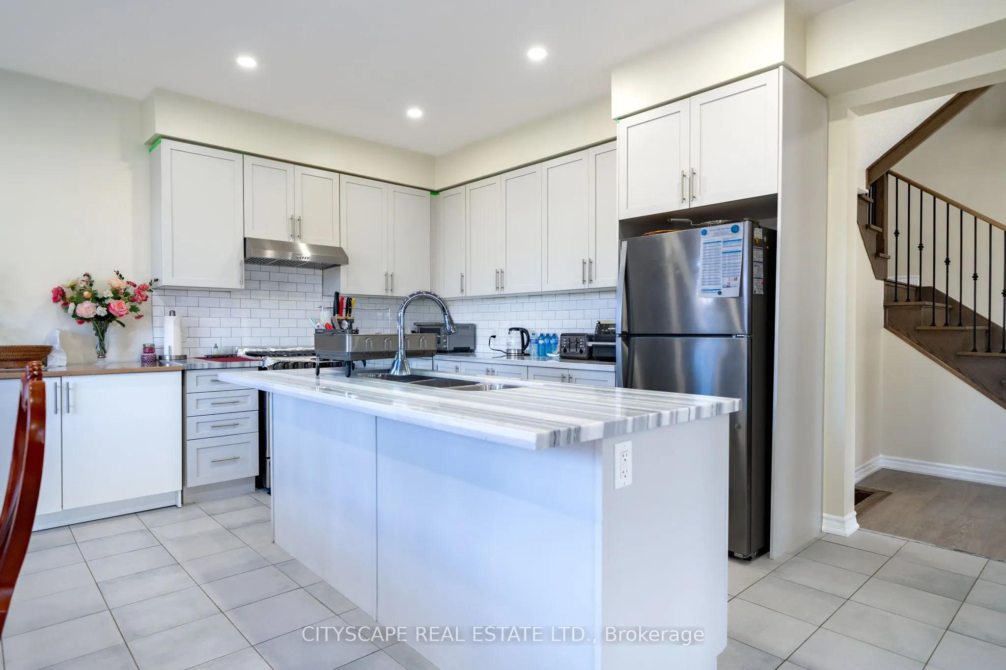 250 Crombie Street