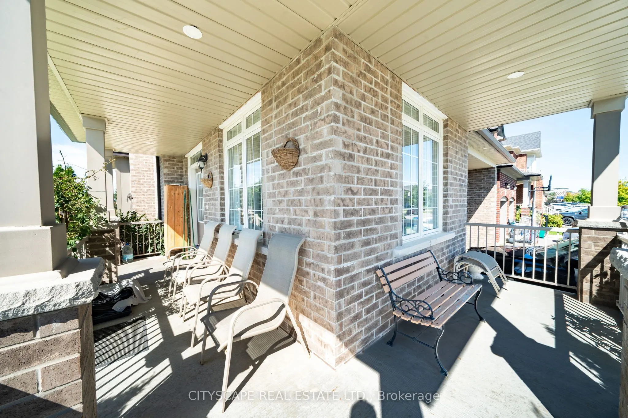 250 Crombie Street