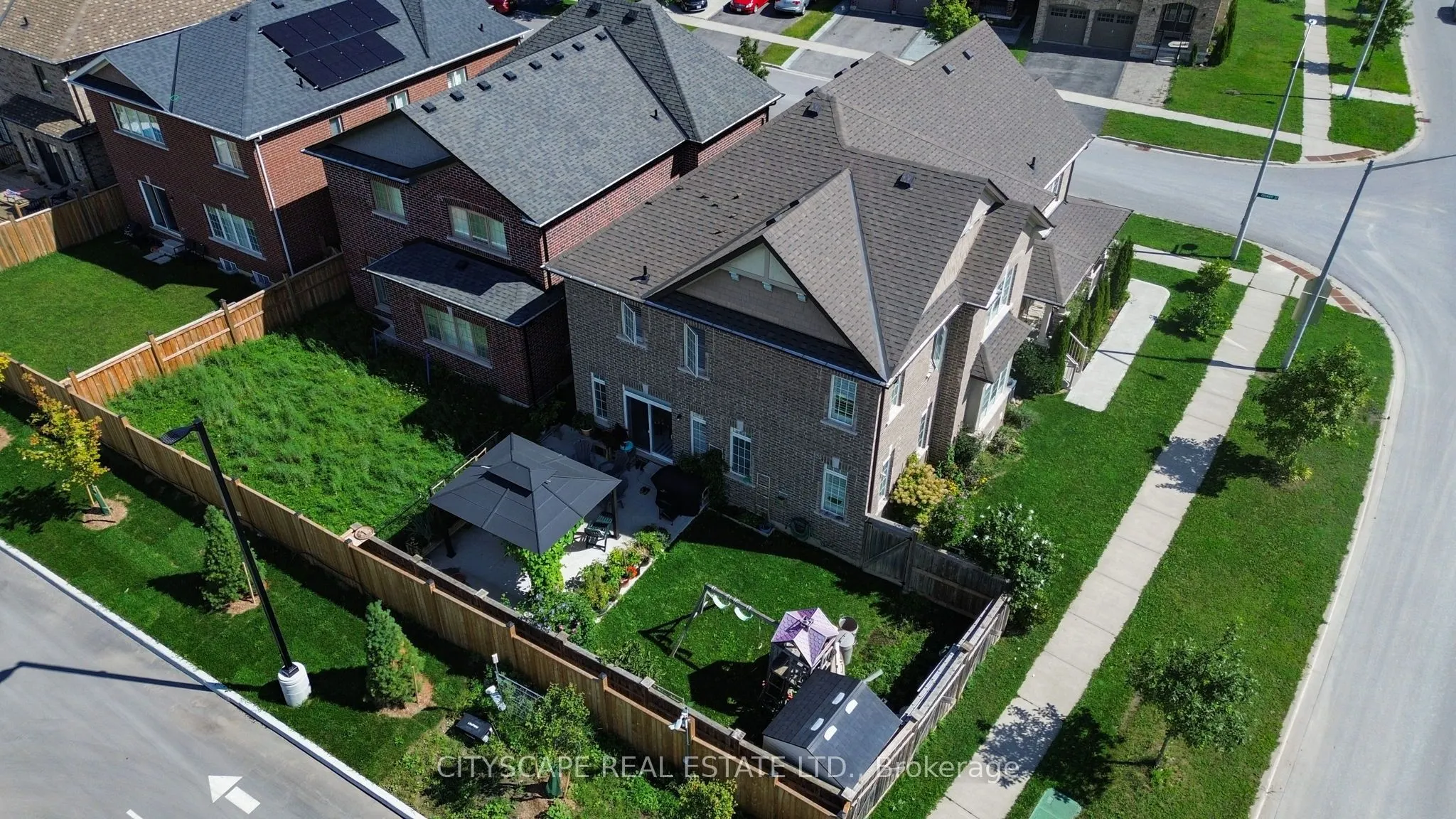 250 Crombie Street