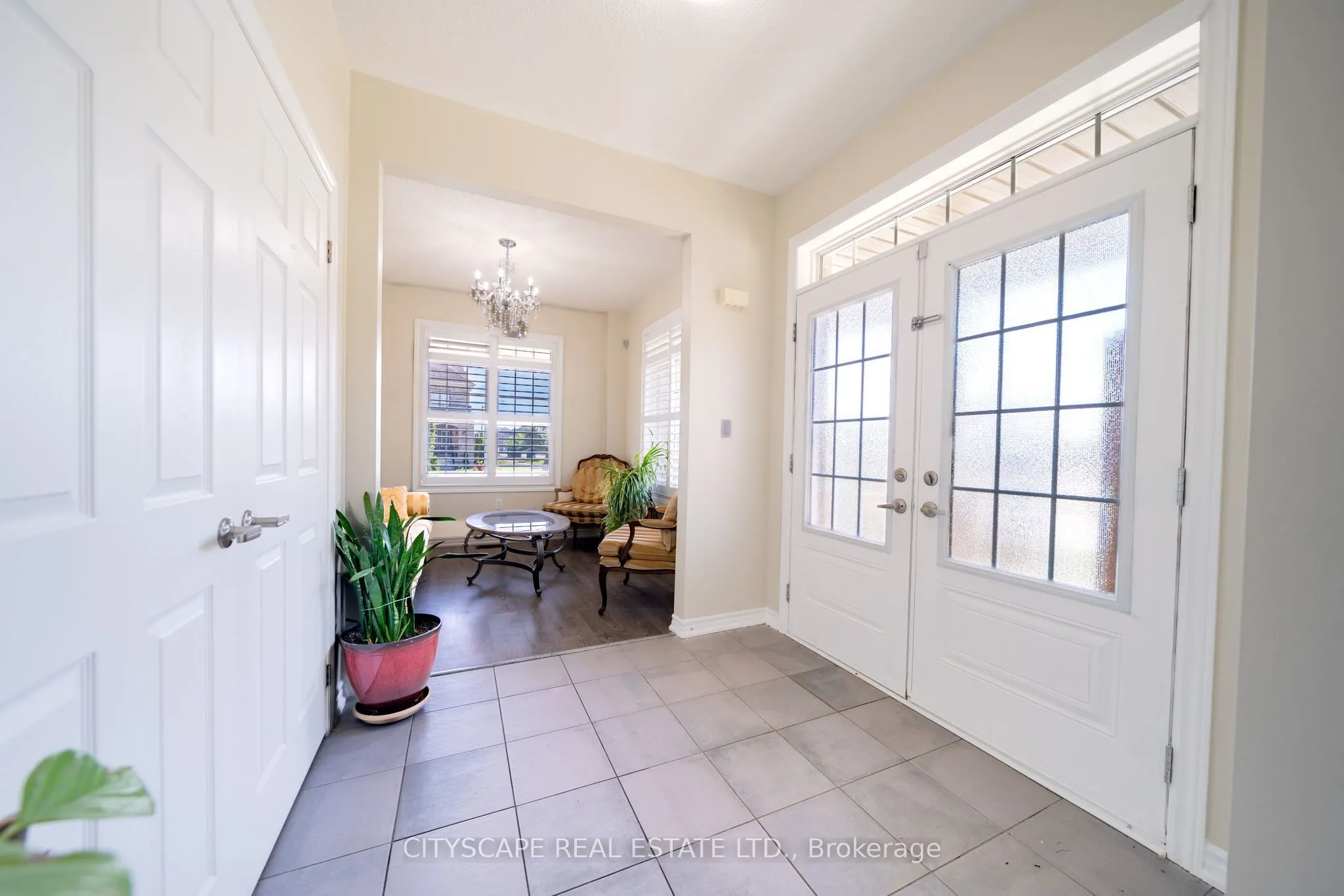 250 Crombie Street