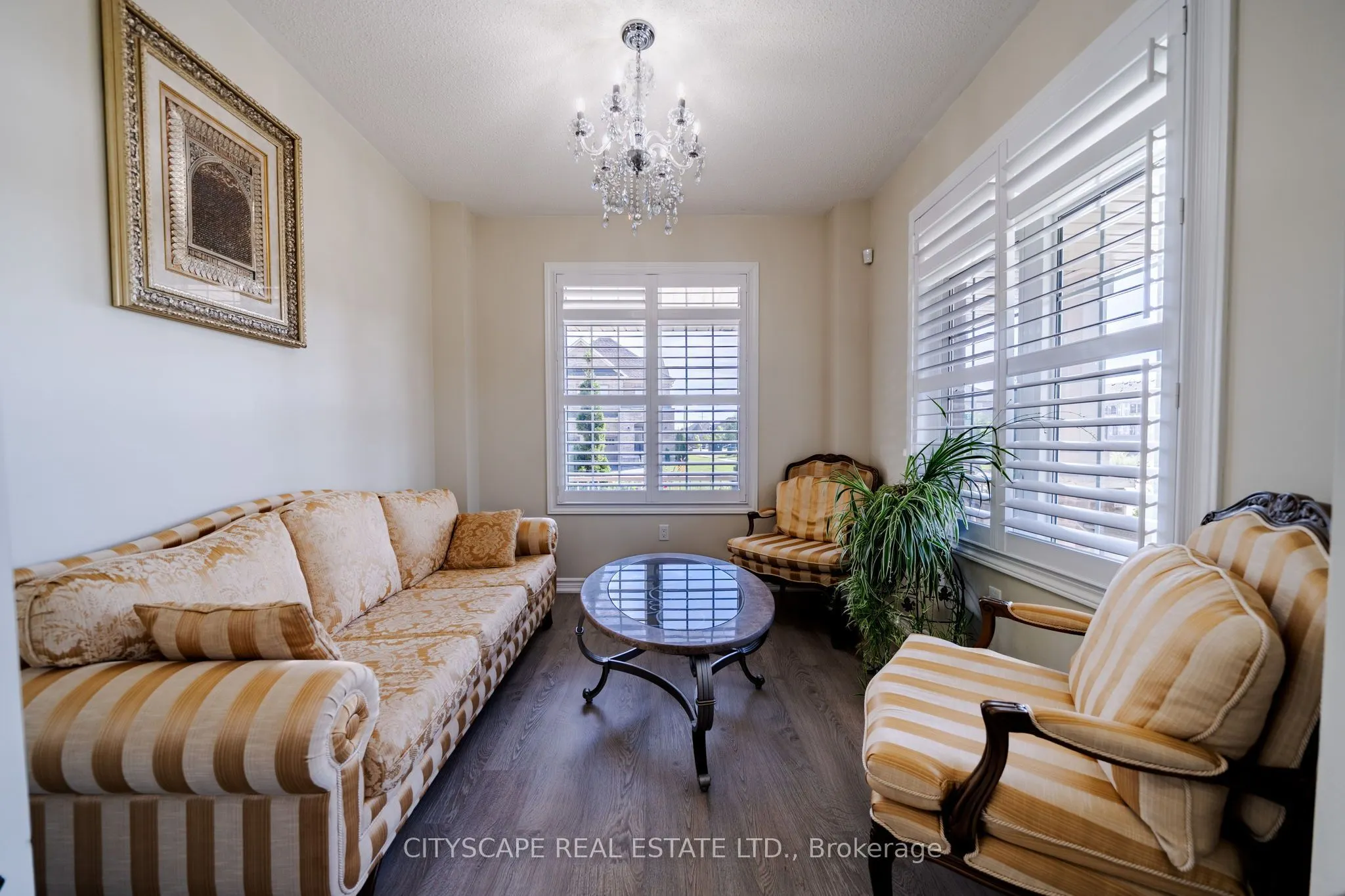 250 Crombie Street
