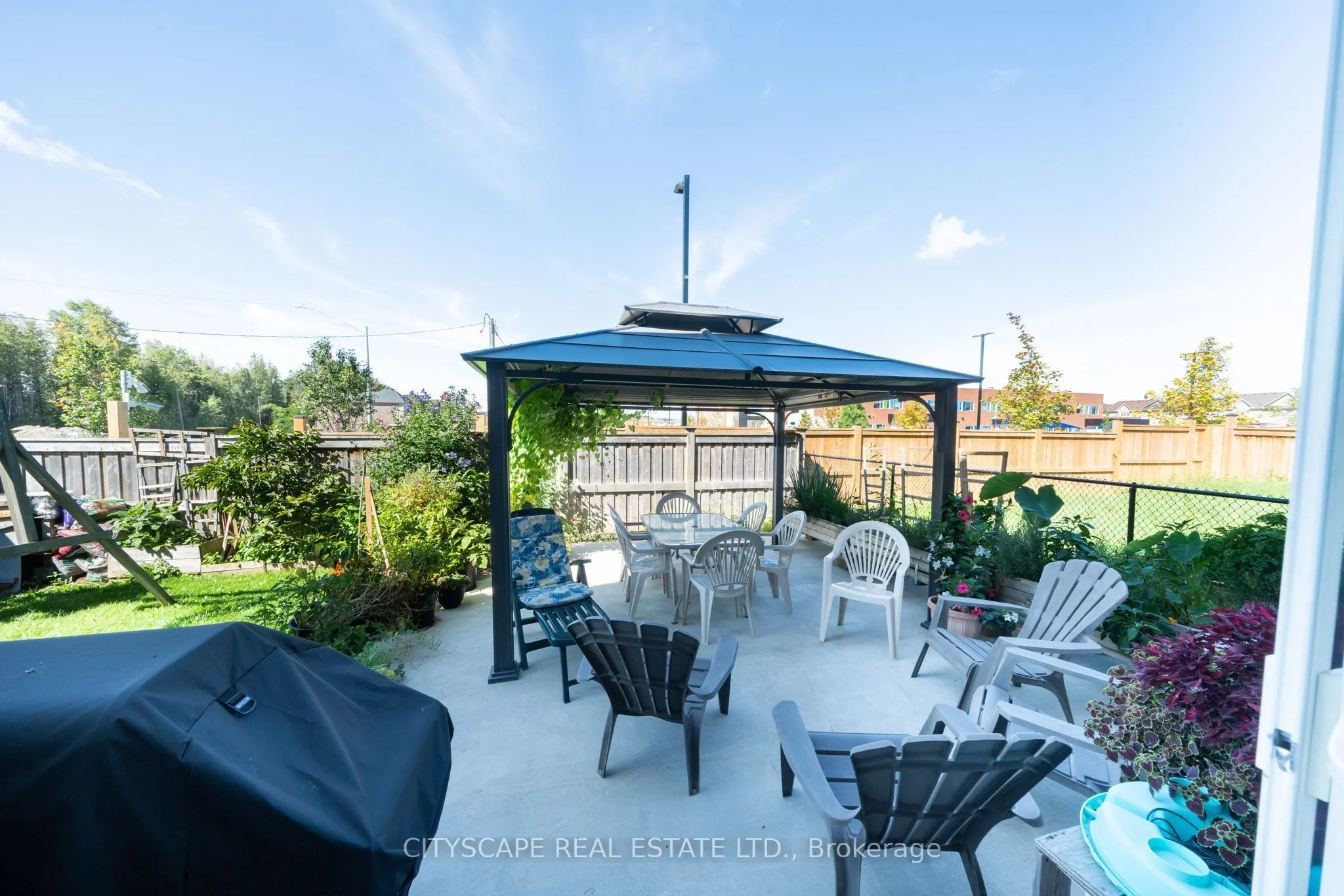 250 Crombie Street