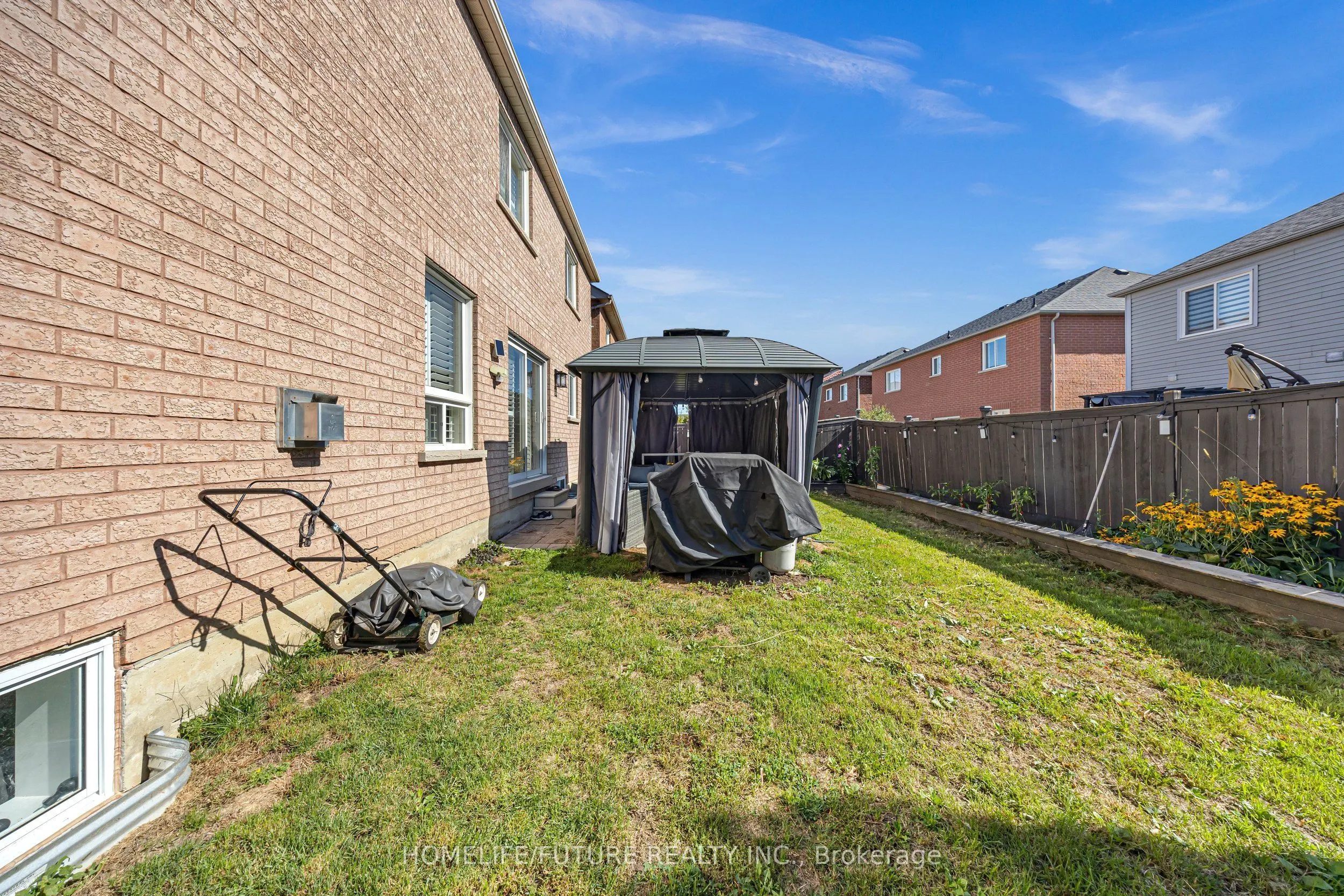 17 Grainger Crescent