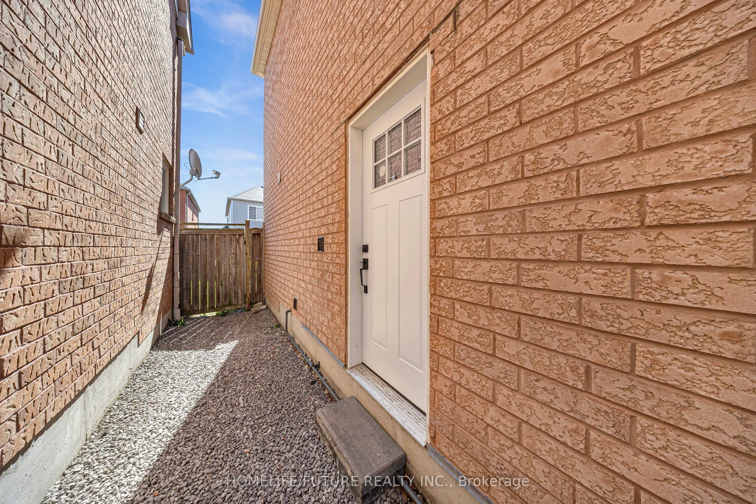 17 Grainger Crescent
