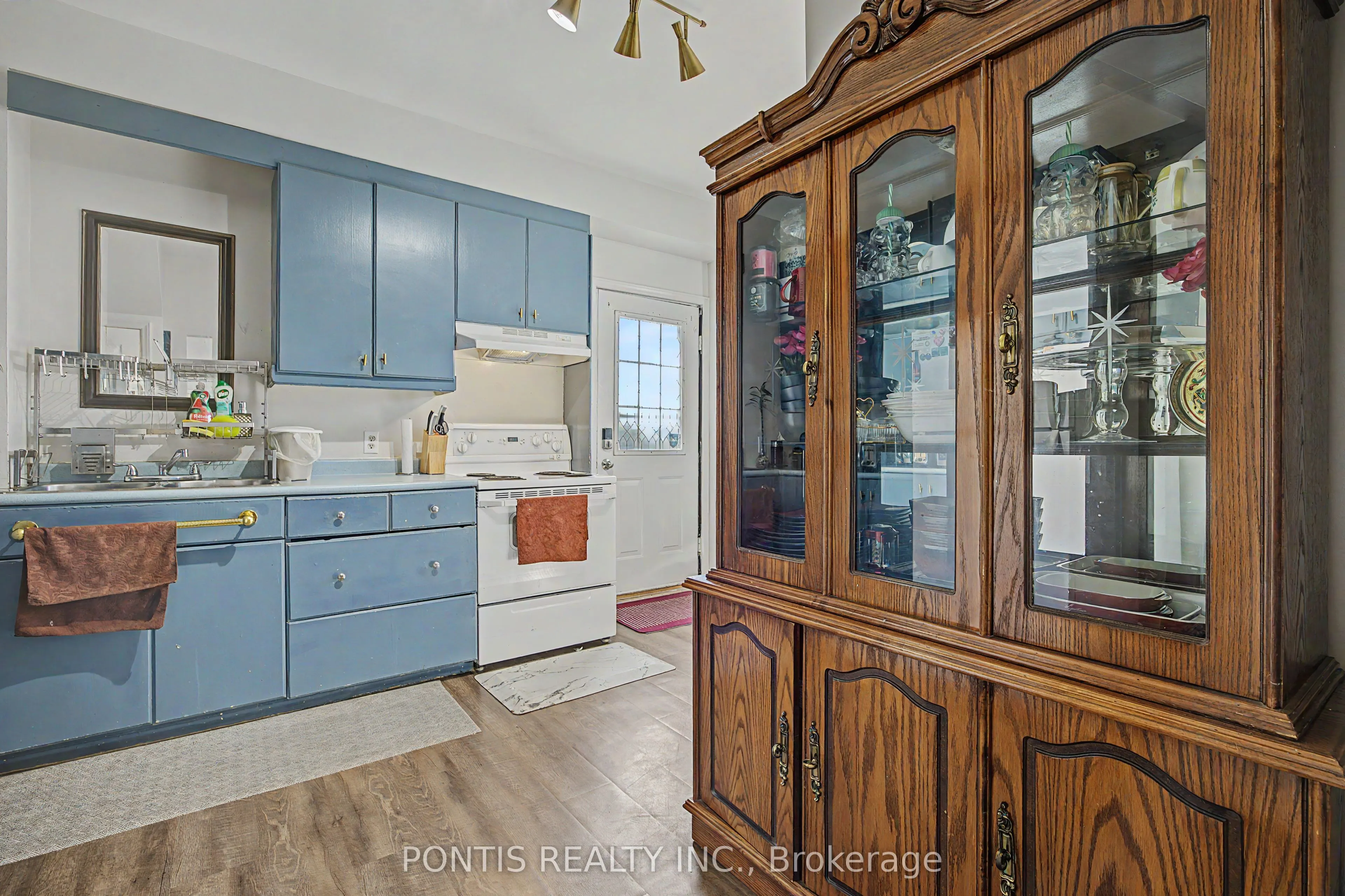 2 Liberty Street S