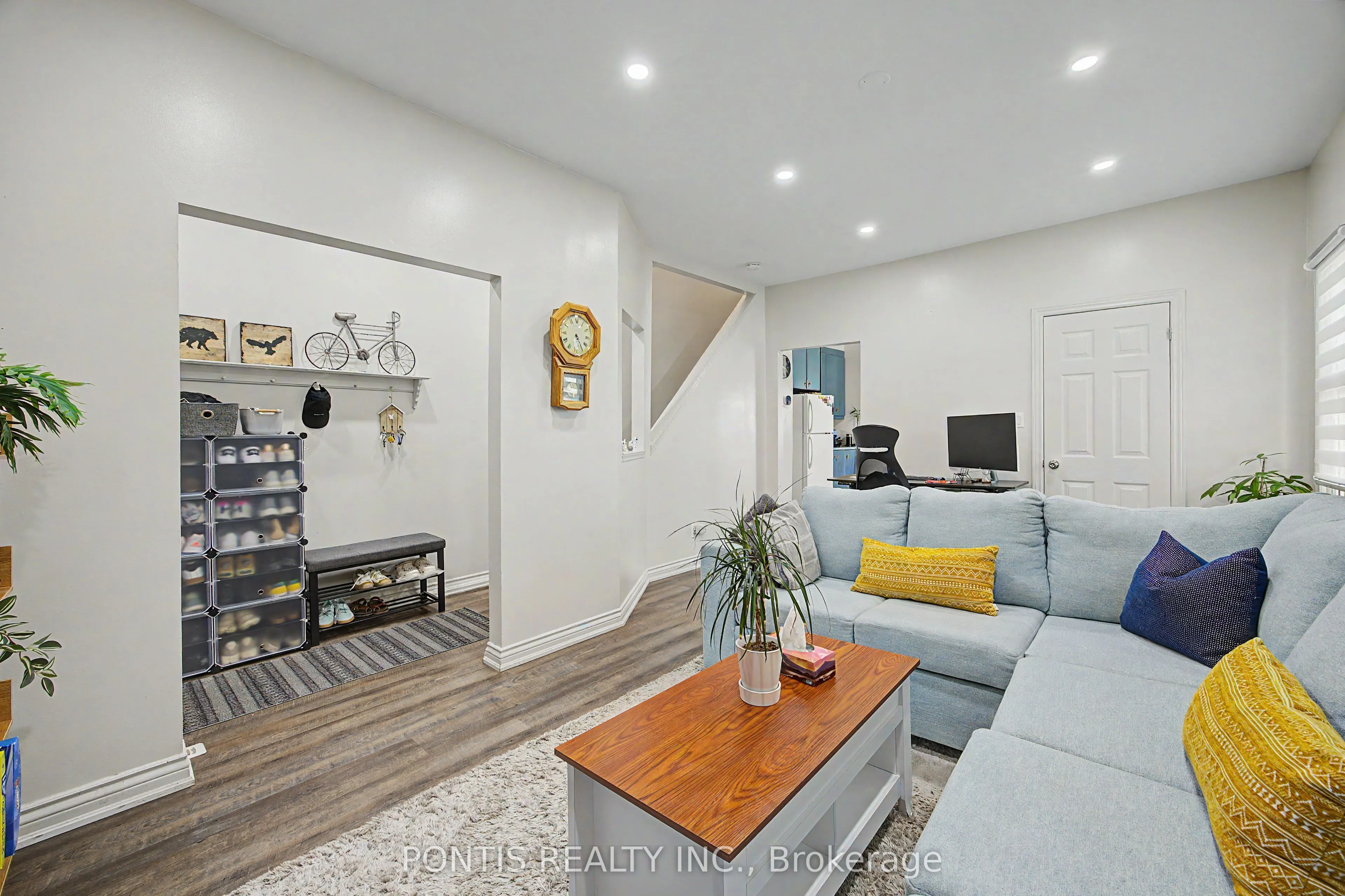 2 Liberty Street S
