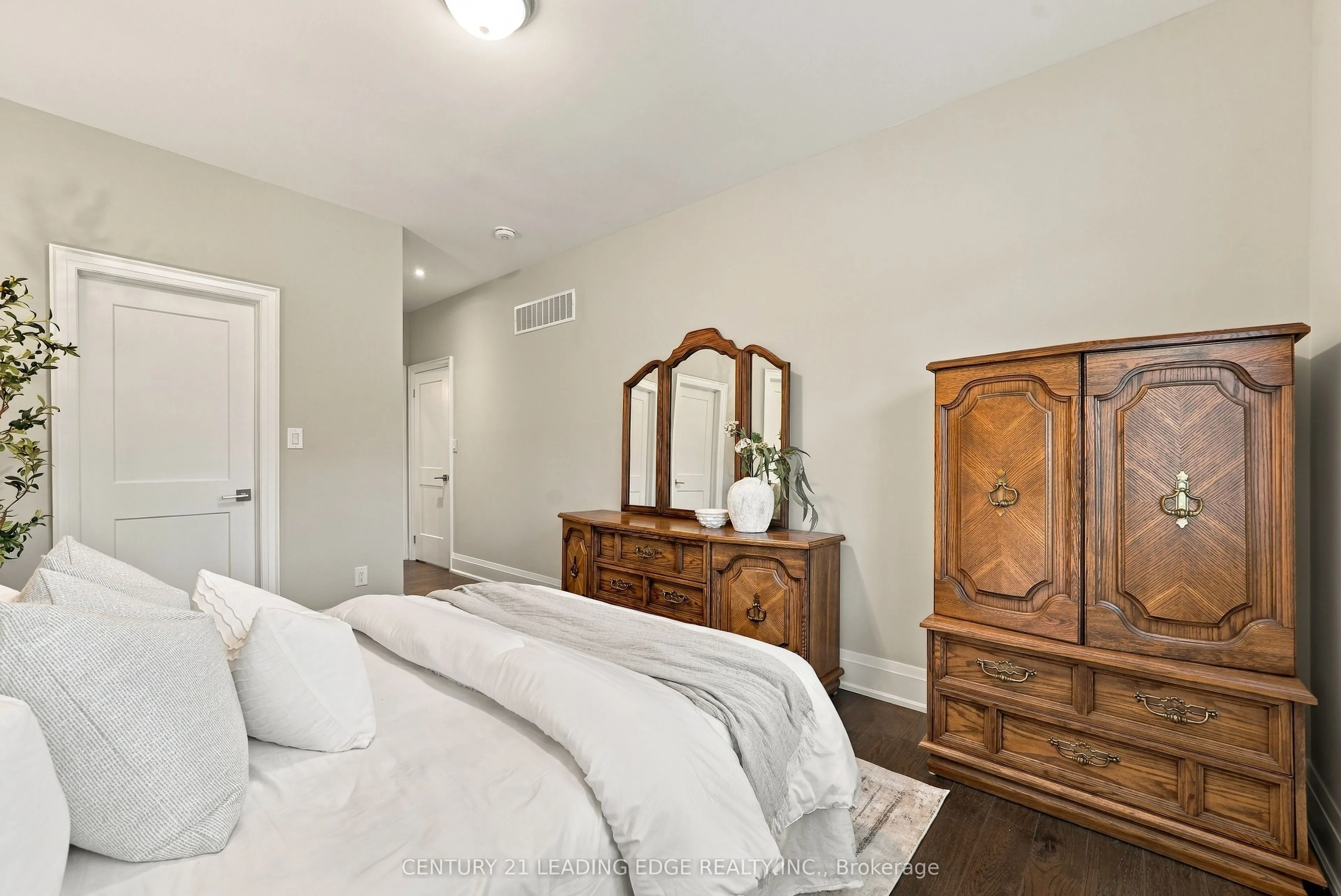 301 Fiddlers Court