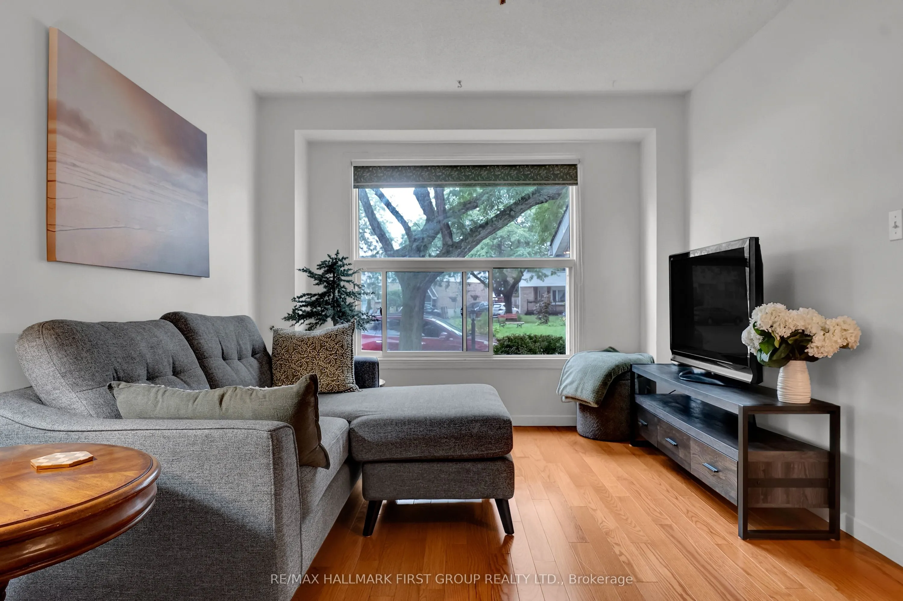 963 Renfrew Court