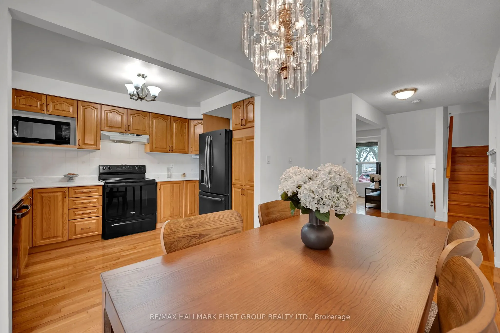 963 Renfrew Court