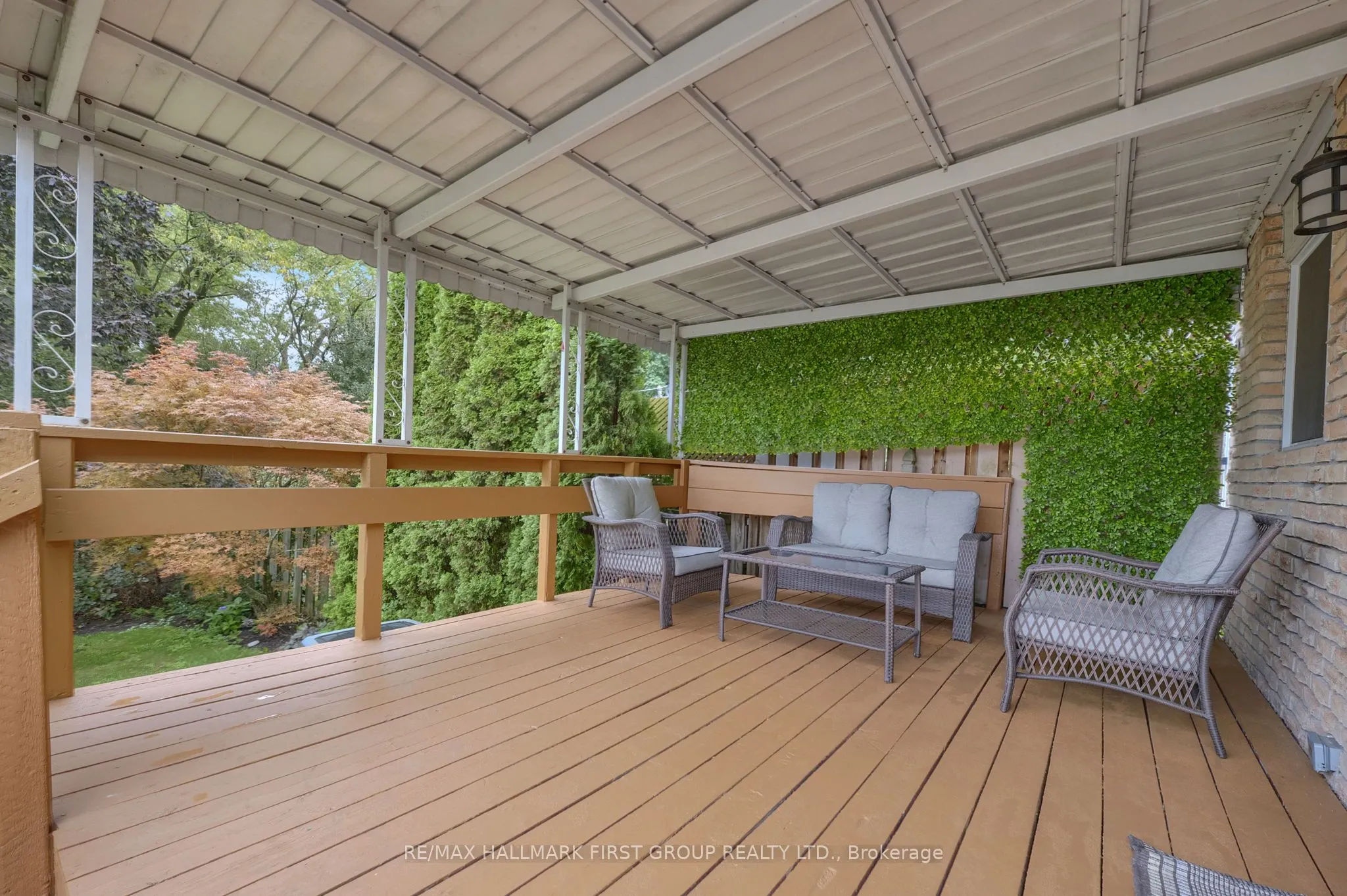 963 Renfrew Court