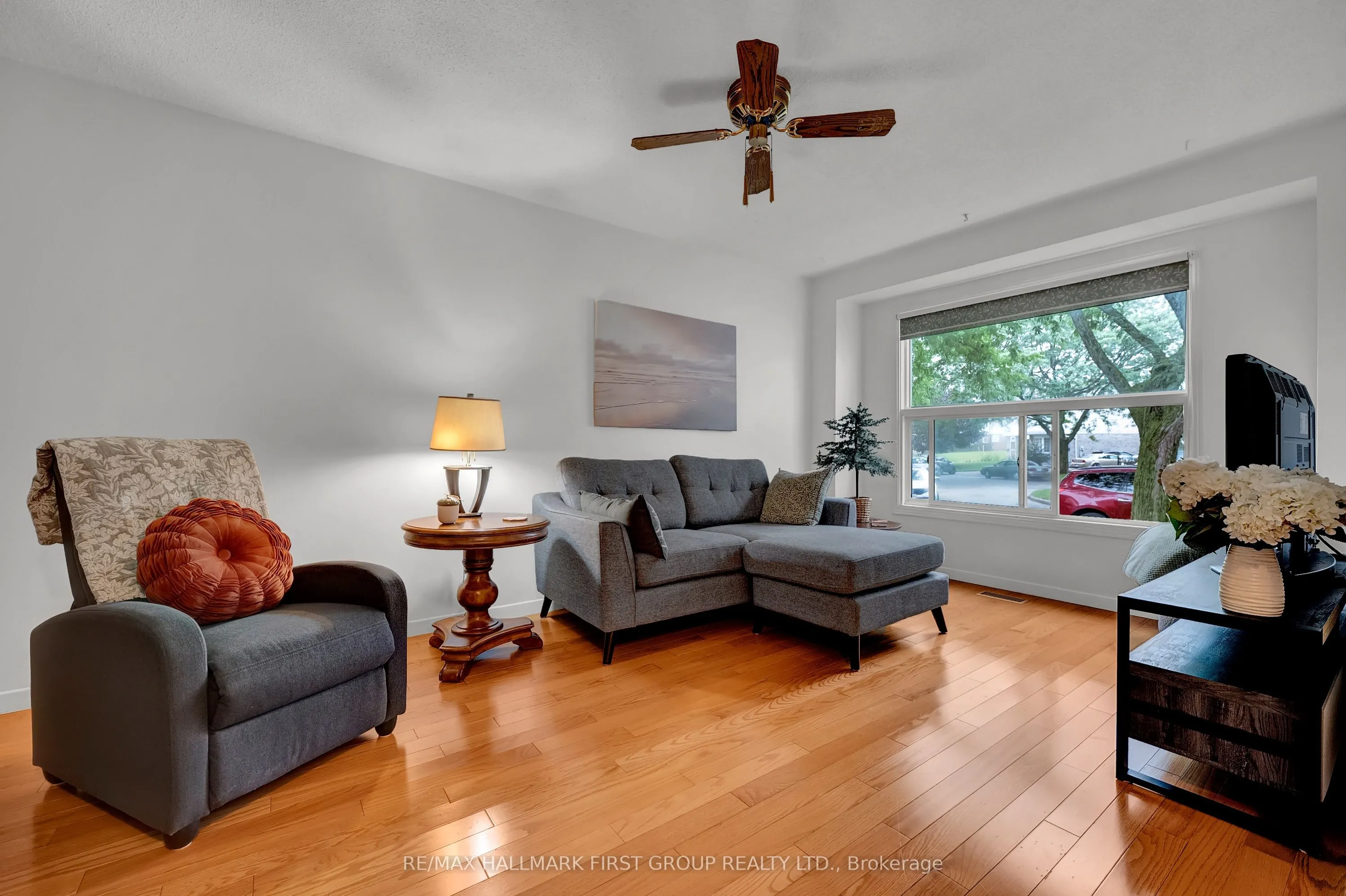 963 Renfrew Court