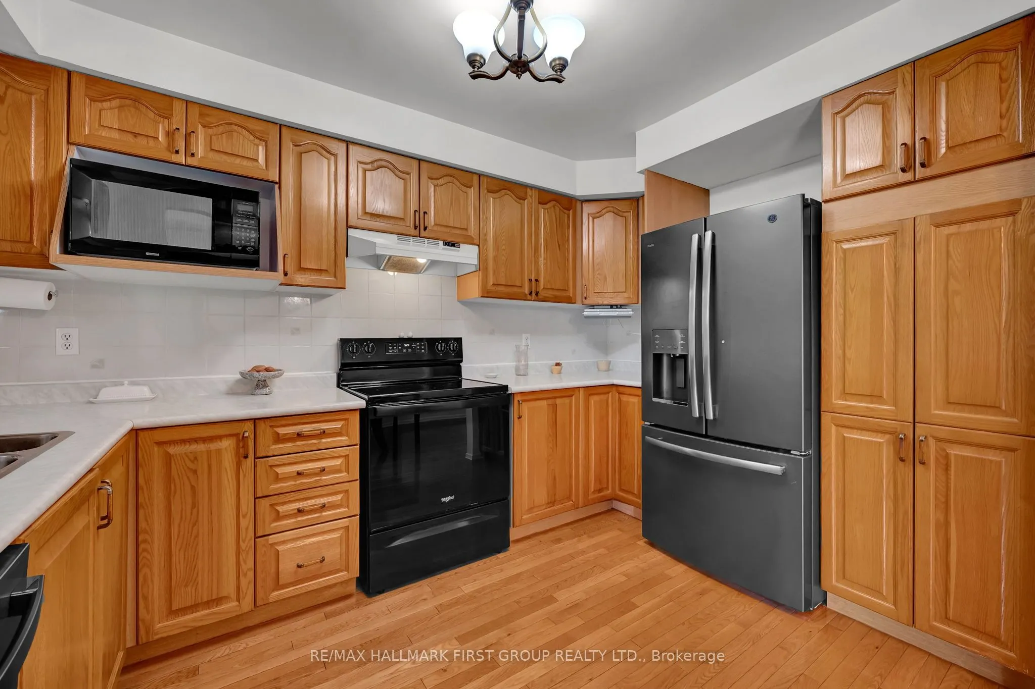 963 Renfrew Court