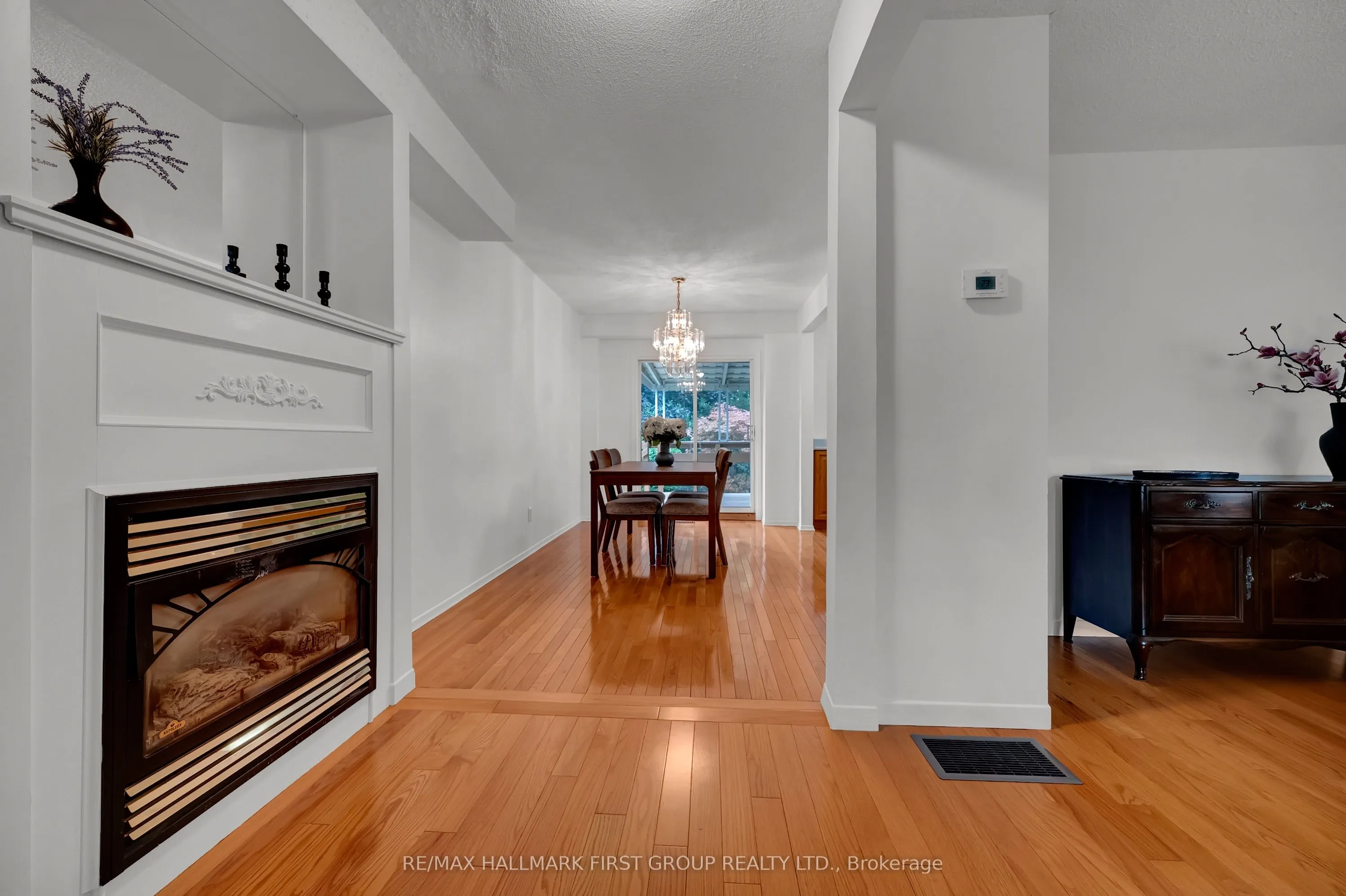 963 Renfrew Court
