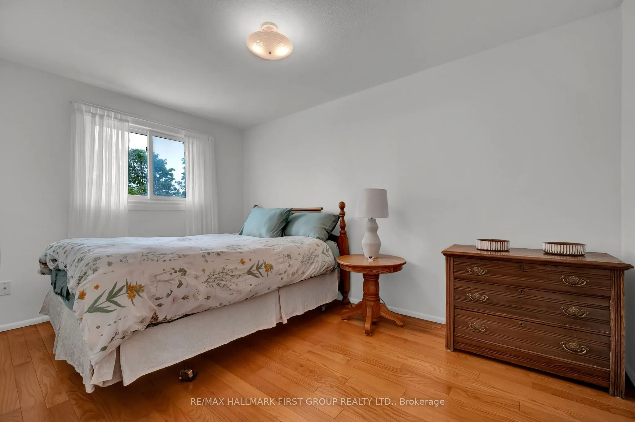 963 Renfrew Court