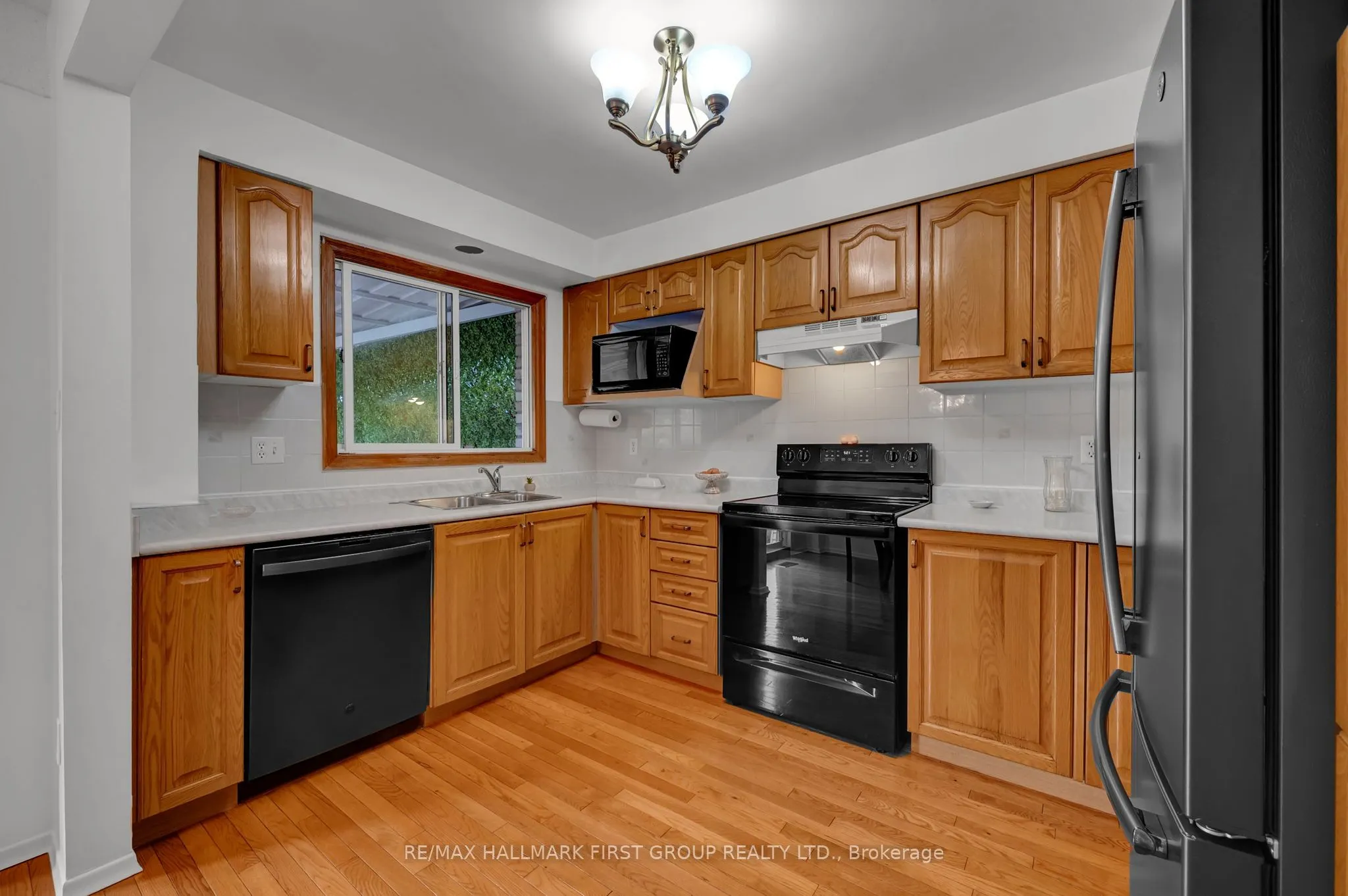 963 Renfrew Court
