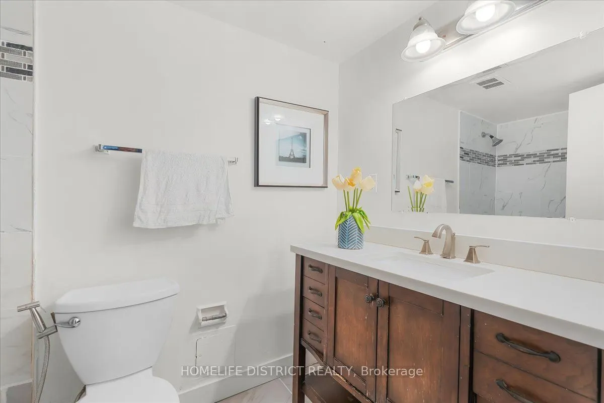 3420 Eglinton Avenue E #404