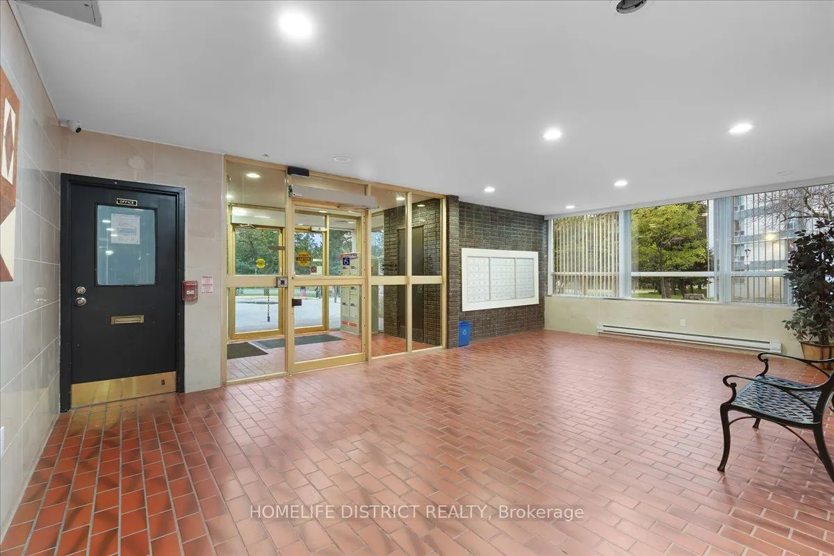 3420 Eglinton Avenue E #404