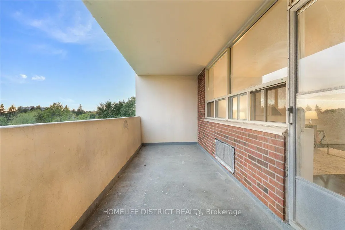 3420 Eglinton Avenue E #404