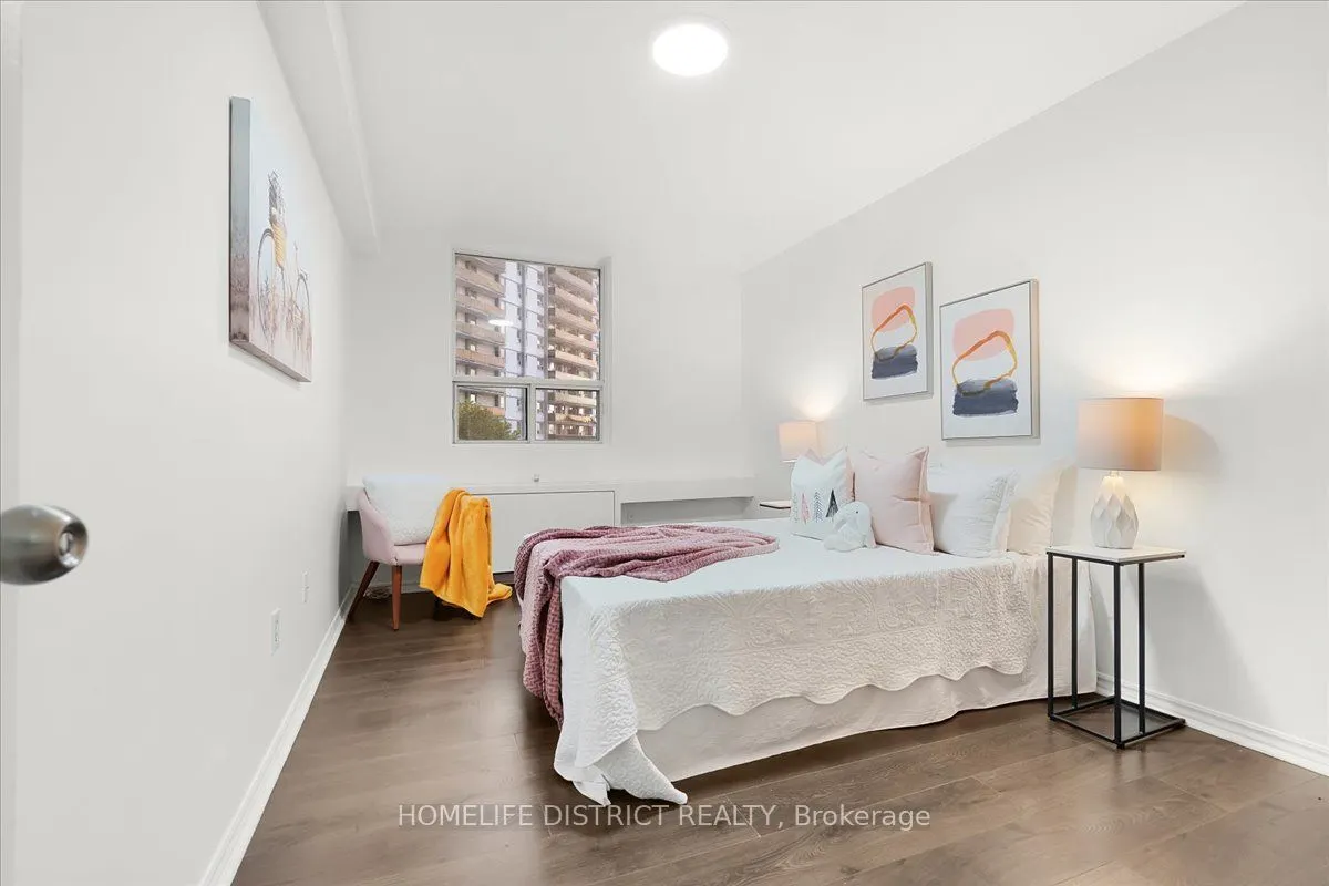 3420 Eglinton Avenue E #404