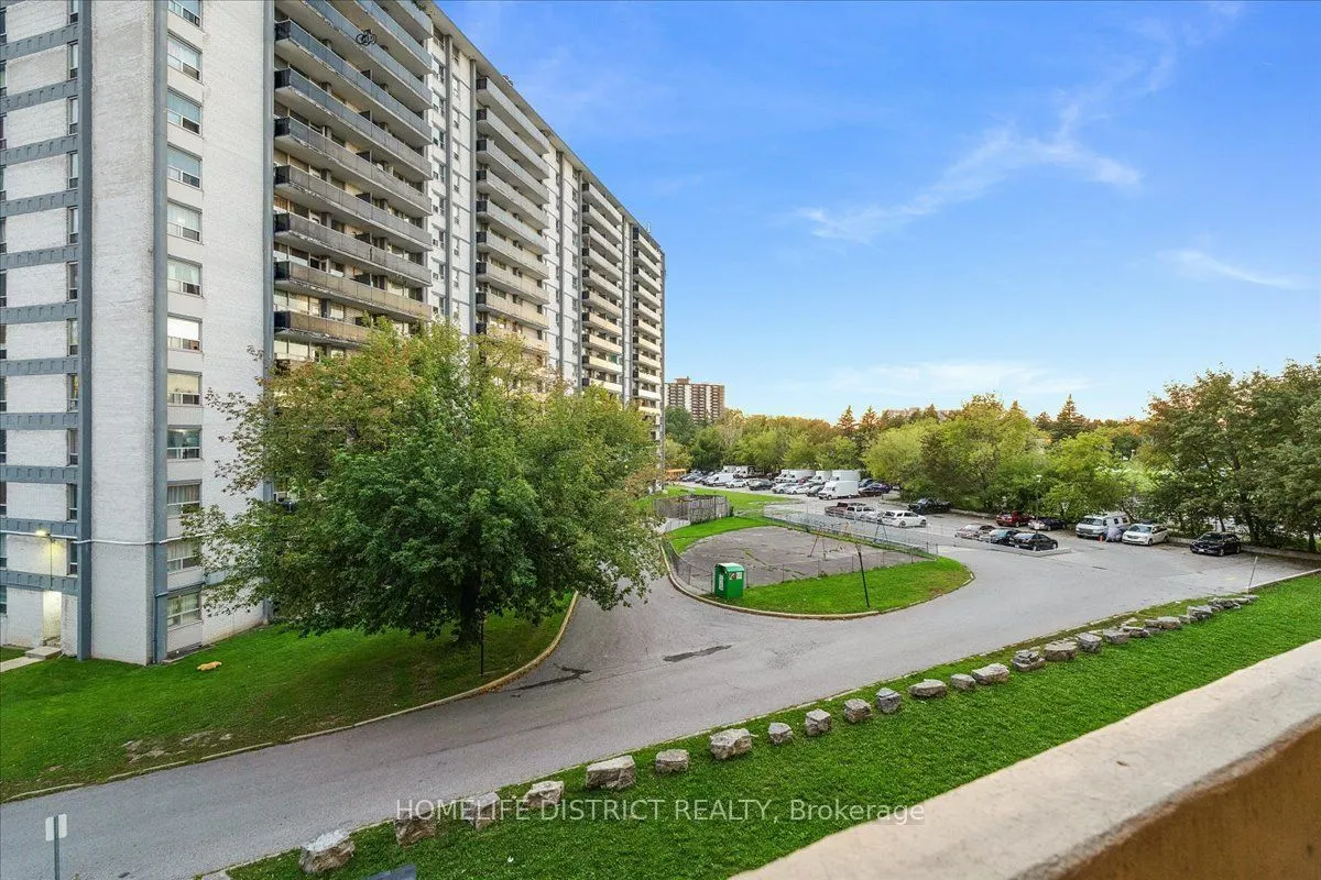 3420 Eglinton Avenue E #404