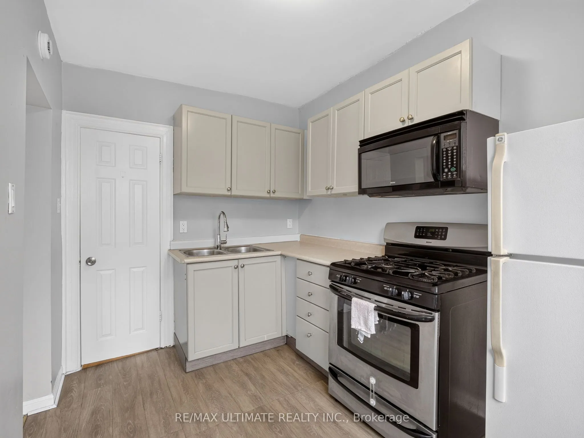 2360 Queen Street E #5