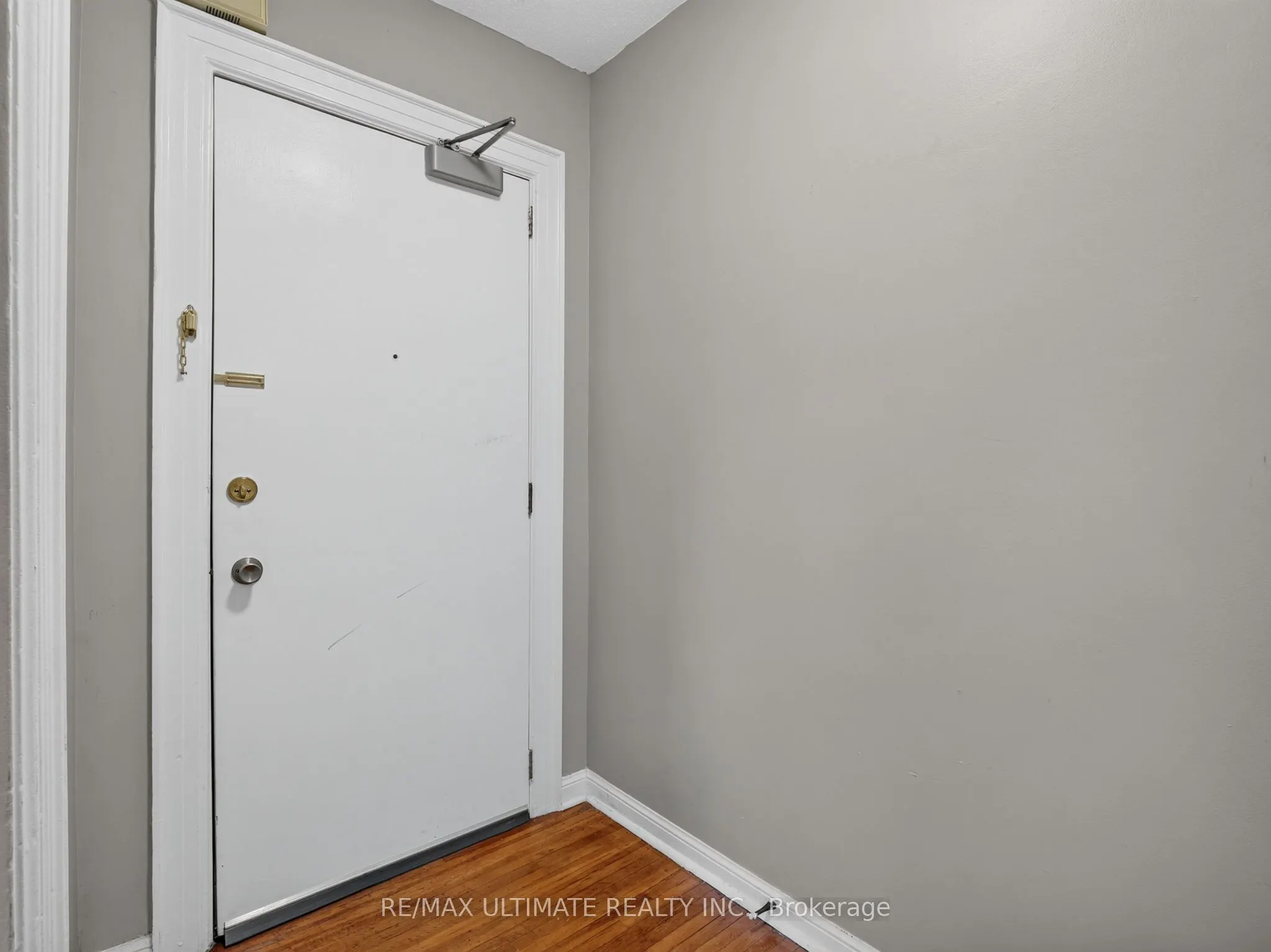 2360 Queen Street E #5