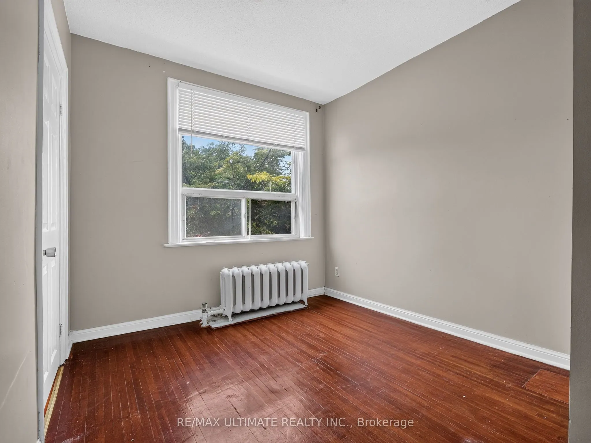 2360 Queen Street E #5