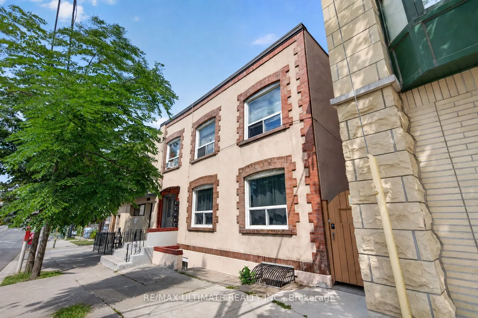 2360 Queen Street E #5