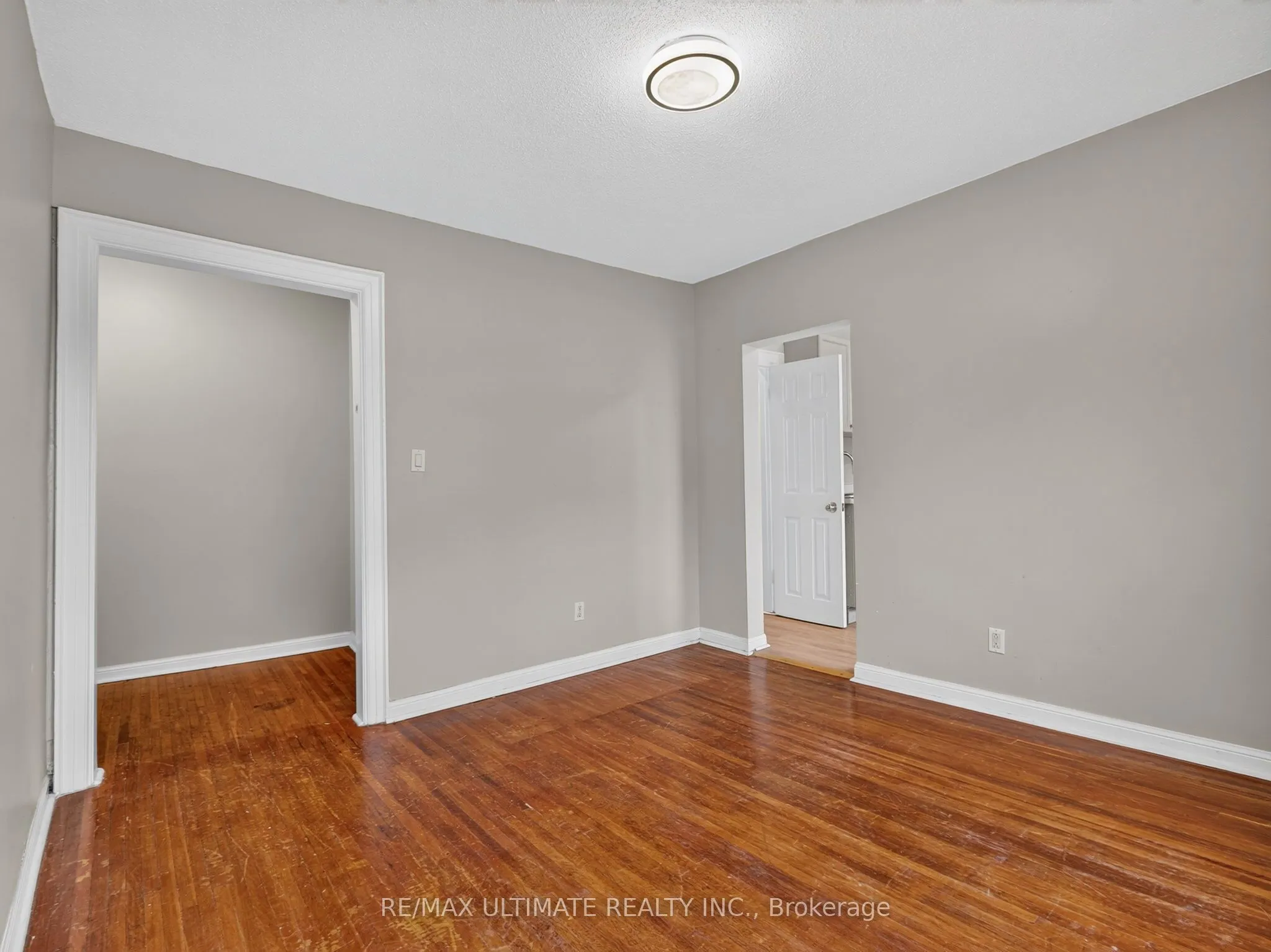 2360 Queen Street E #5