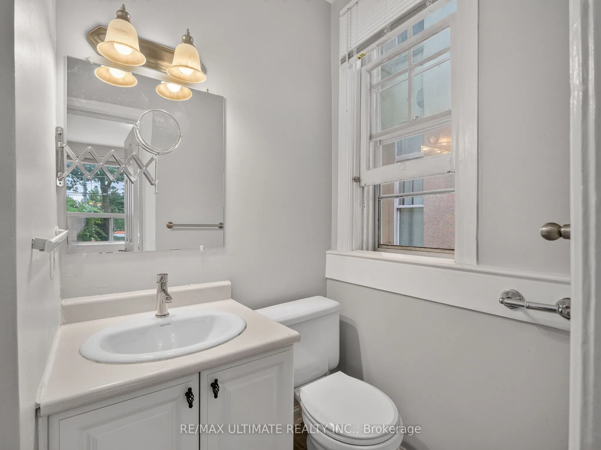 2360 Queen Street E #5