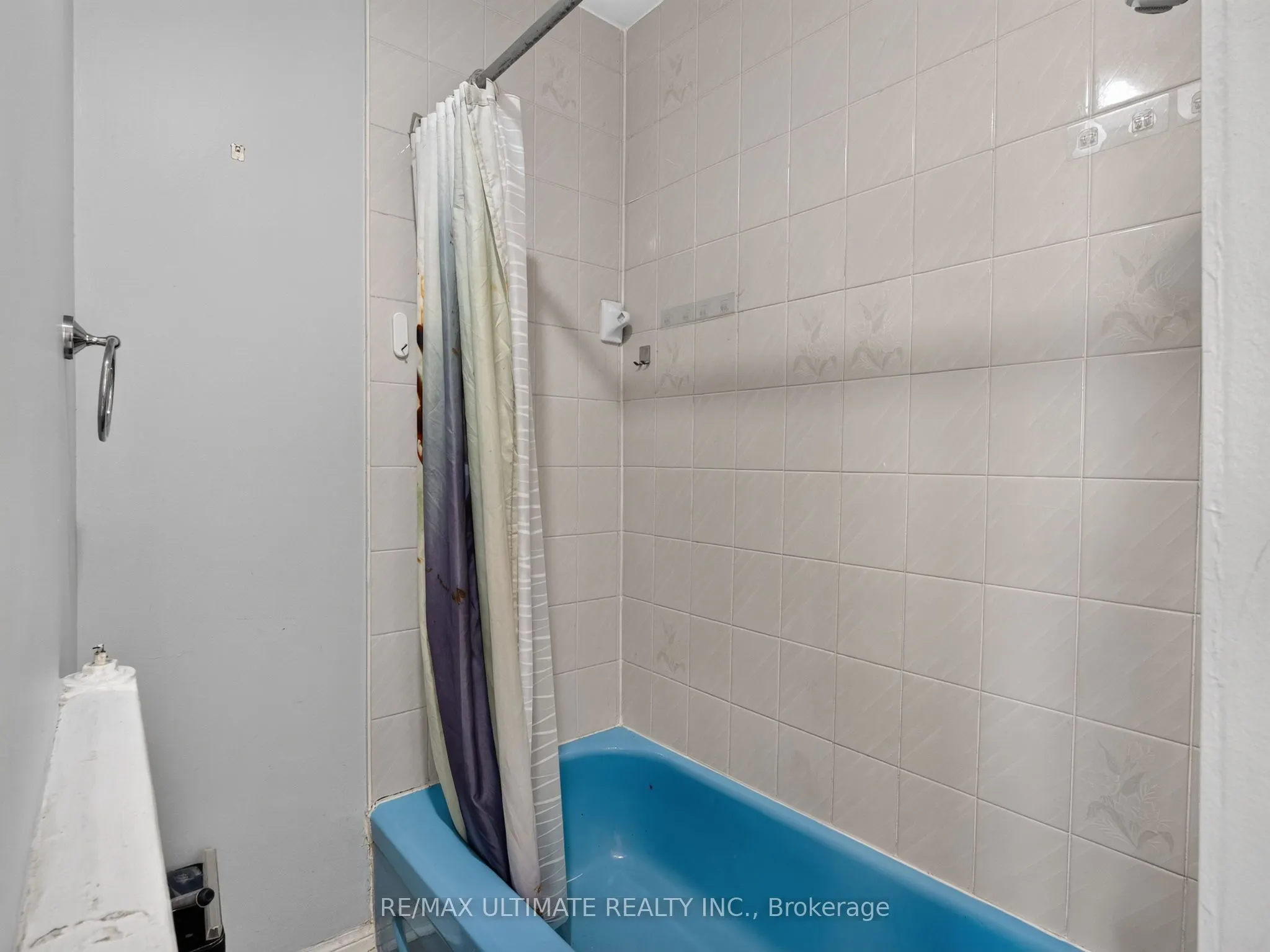 2360 Queen Street E #5