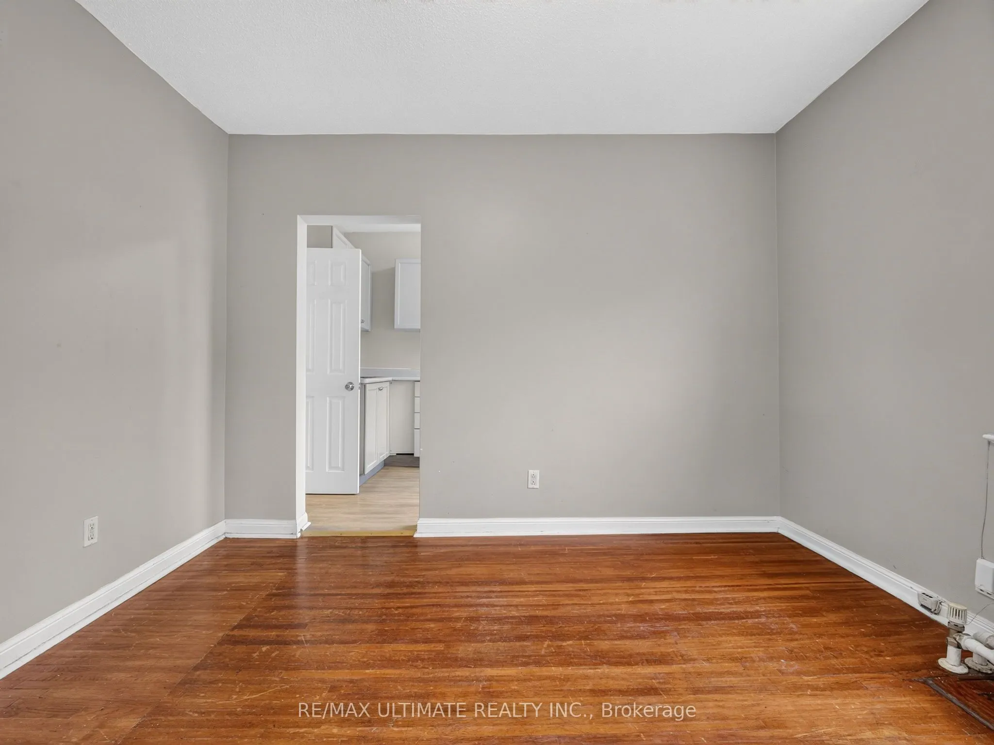 2360 Queen Street E #5