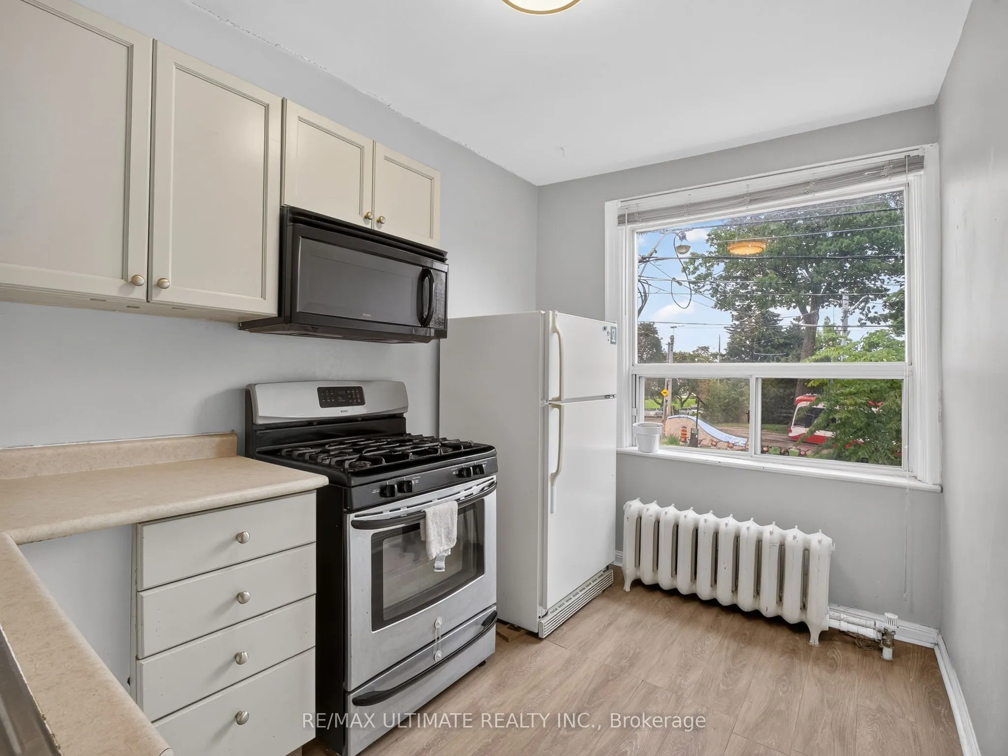2360 Queen Street E #5