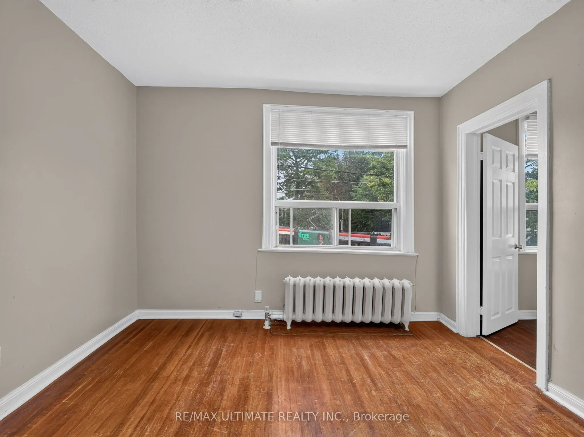 2360 Queen Street E #5