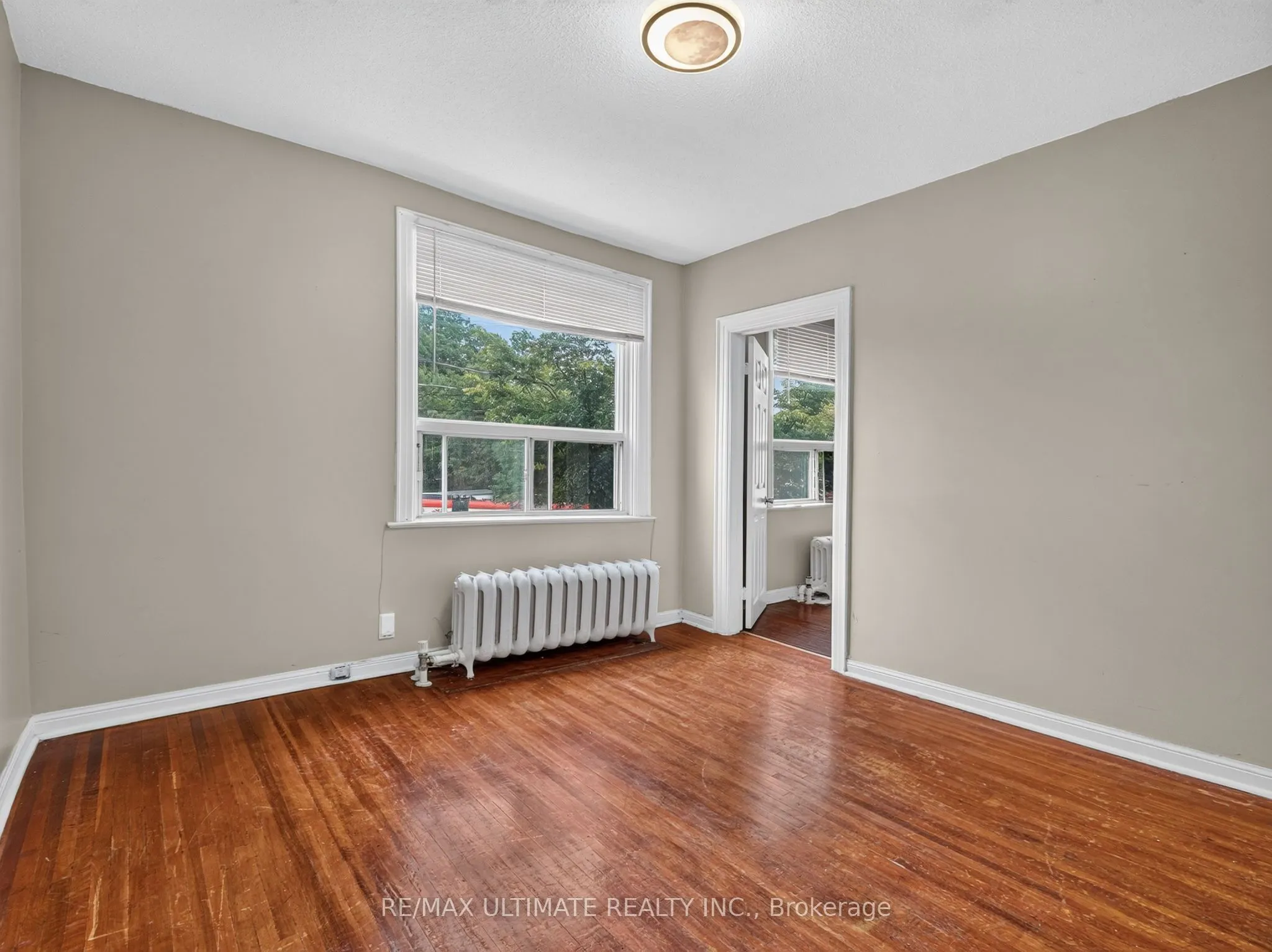 2360 Queen Street E #5