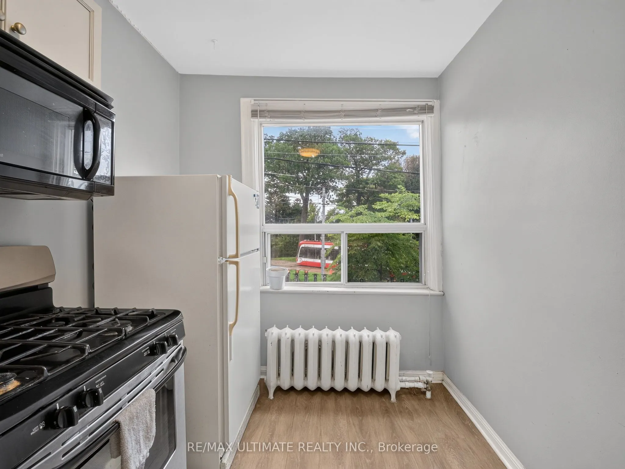2360 Queen Street E #5